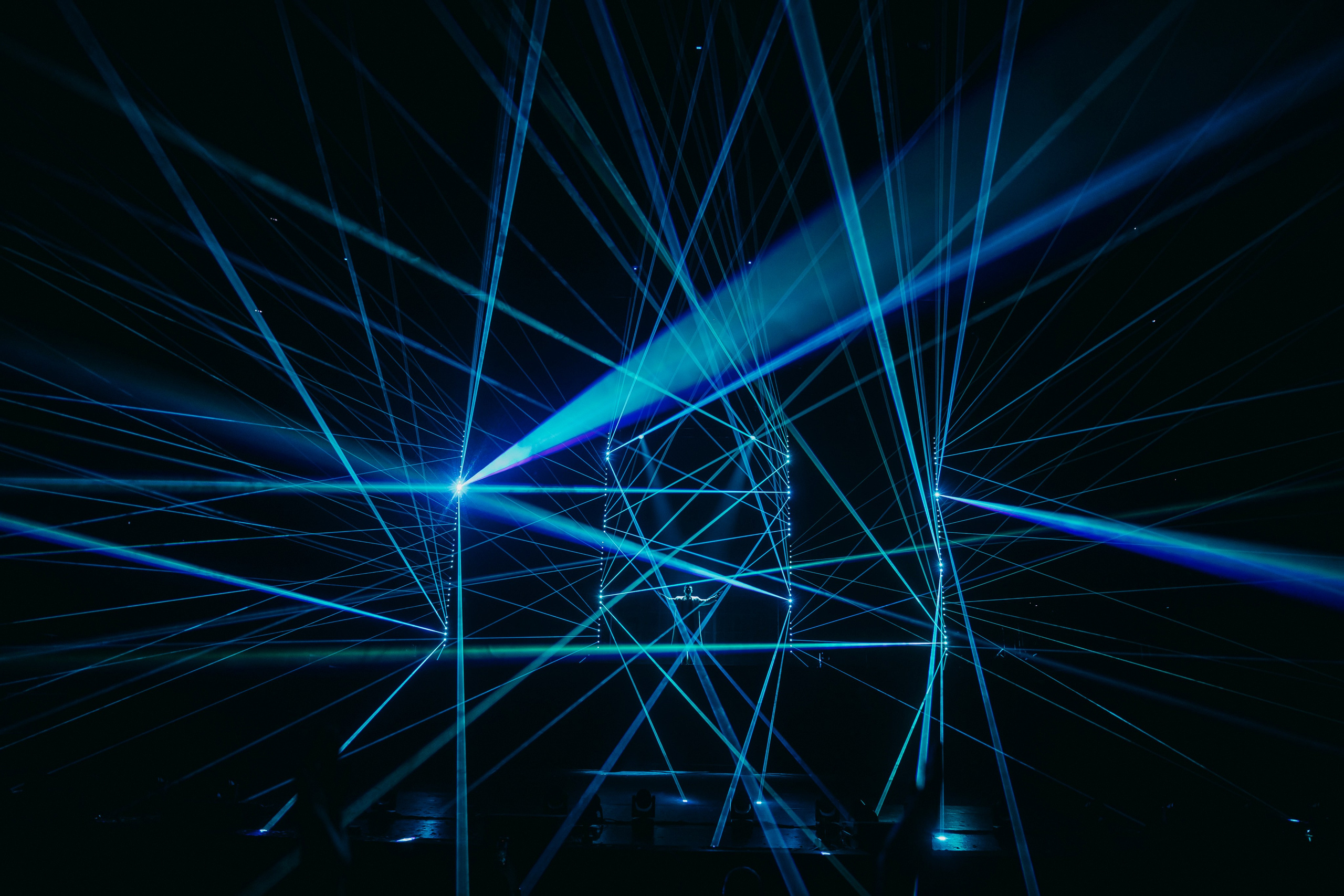 Сергей Лазарев: «Я не боюсь», Crocus City Hall. «Птичка на проводе»: информационный портал в Москве