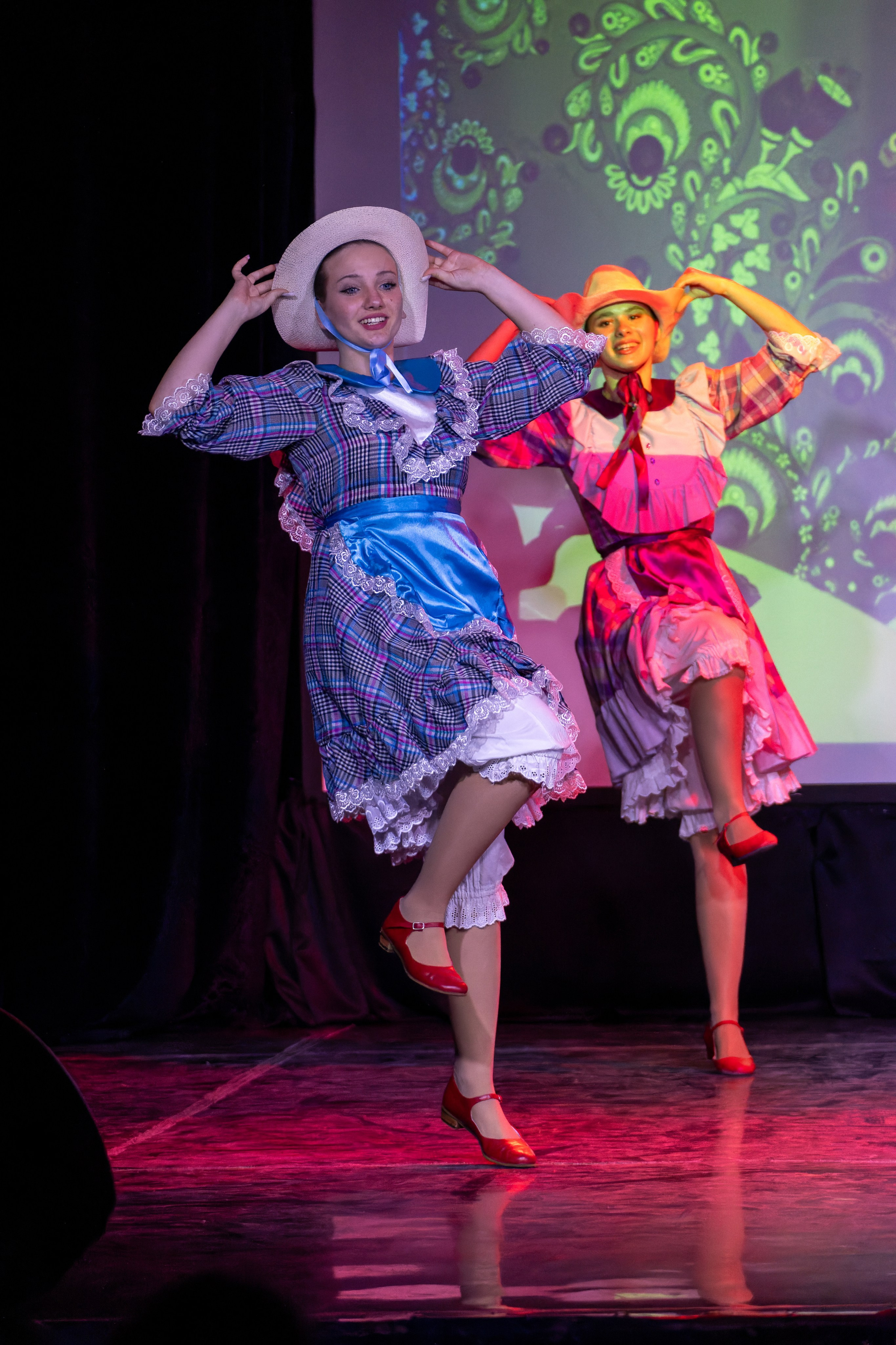 отчётный концерт образцовый ансамбль танца «Ровесник», центральный офицерский клубе ВКС РФ