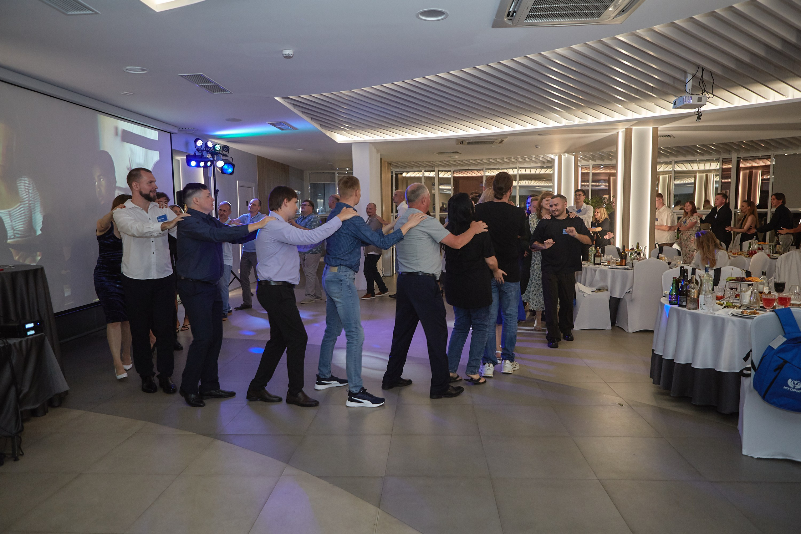 Репортажный фотограф для фотосъемки форумов конференций корпоративных мероприятий в Сочи. Фотограф Юрий Никитюк — Сочи |Адлер|Красная Поляна