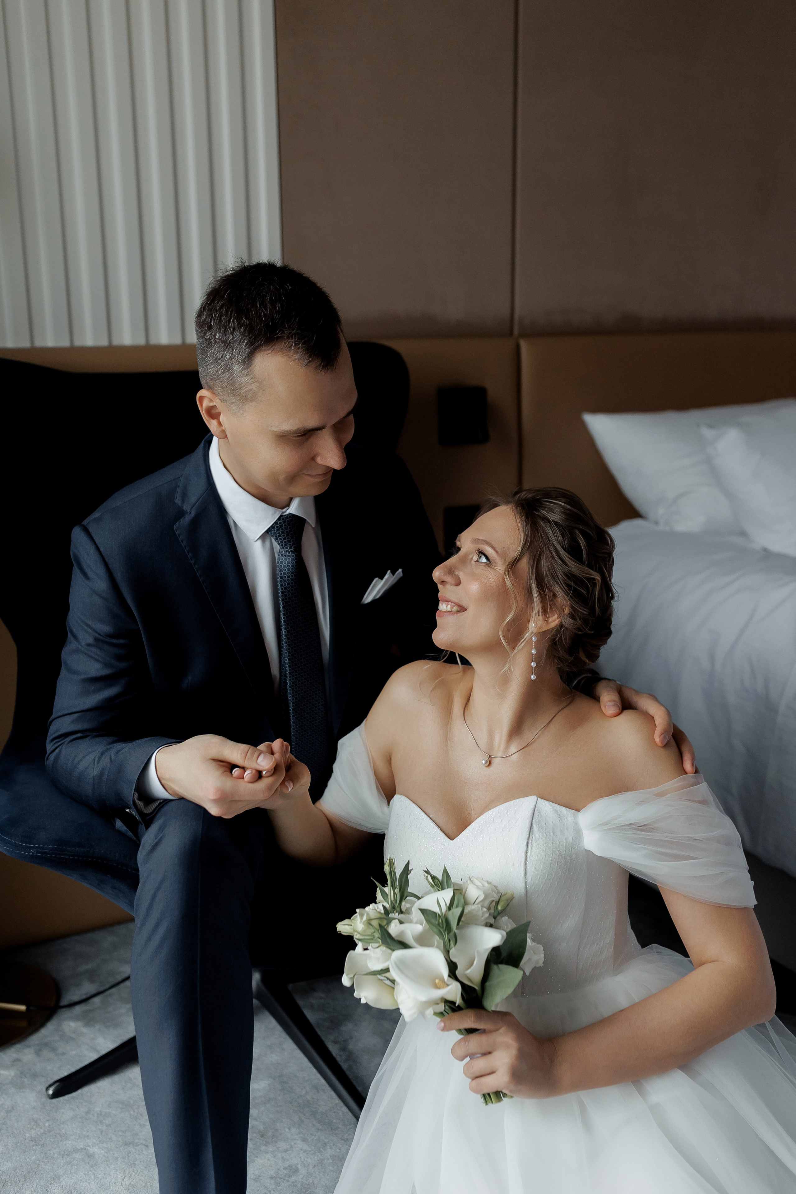 Свадебная фотосессия в отеле Movenpick Moscow Taganskaya. Свадебный фотограф в Москве Дарья Олендарёва