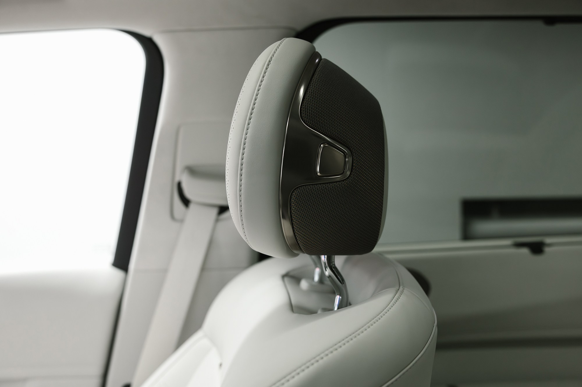 Lynk & Co 900 Ultra 2,0hyb 4WD AT (734 л. с.), 2025 г, 2,0 л бензин. Автосалон «Х-Авто»