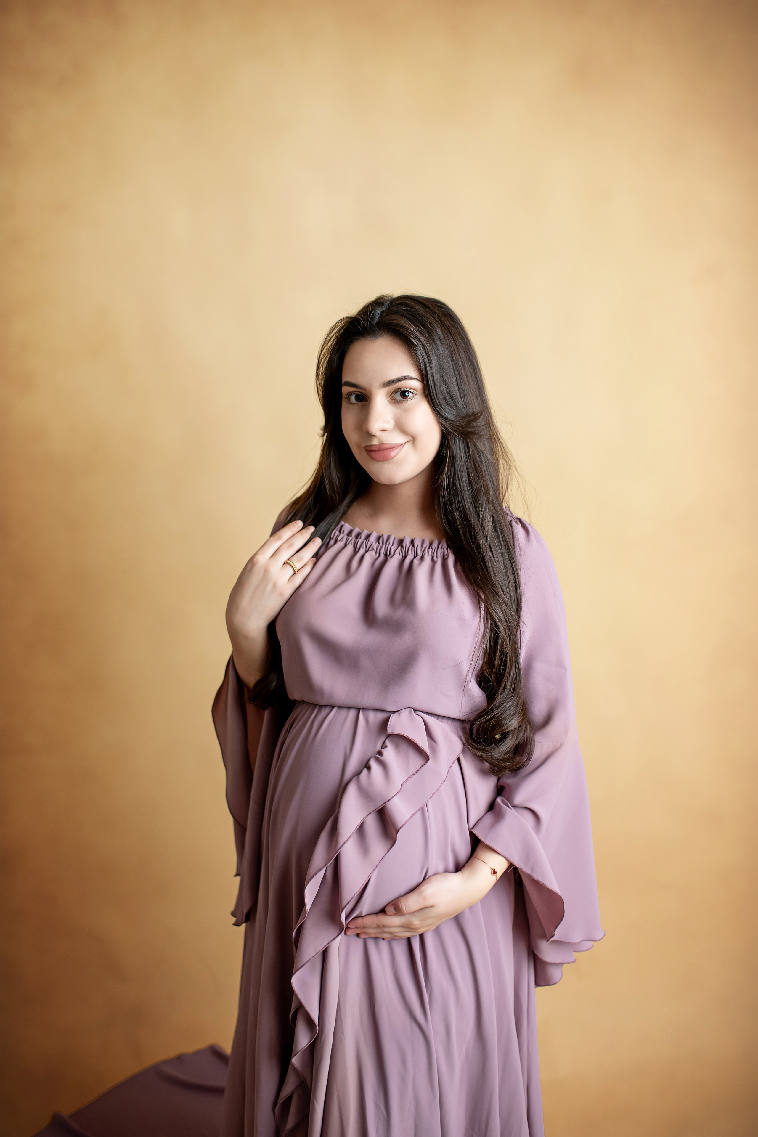 Фотосессия беременности в студии (Классика. Однотонные фоны) + Бохо стиль). Творческая команда Ульяшевы, свадебная и семейная фотография. Кахахста