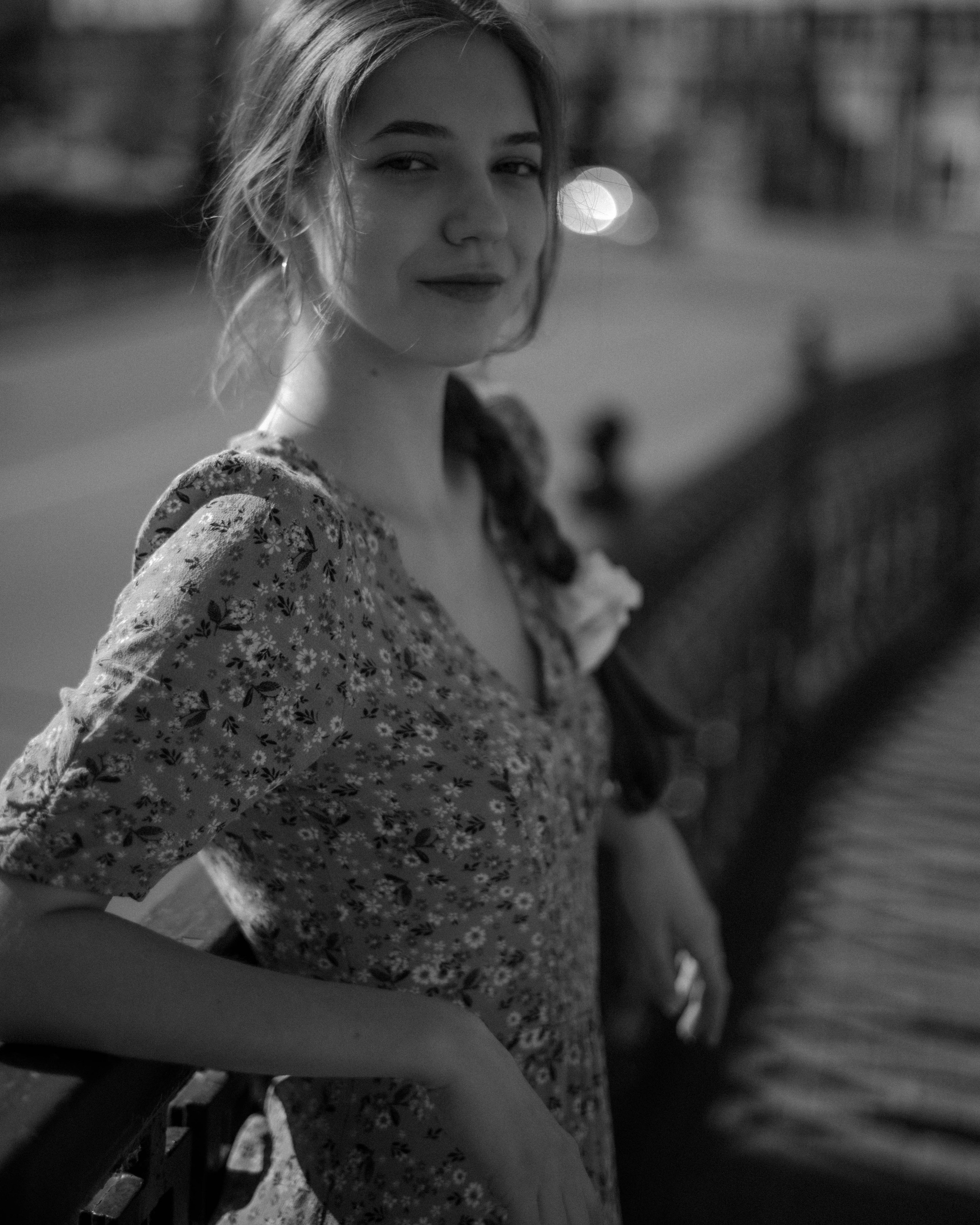 Ася. Женский фотограф. Создатель украшений ручной работы. Модель