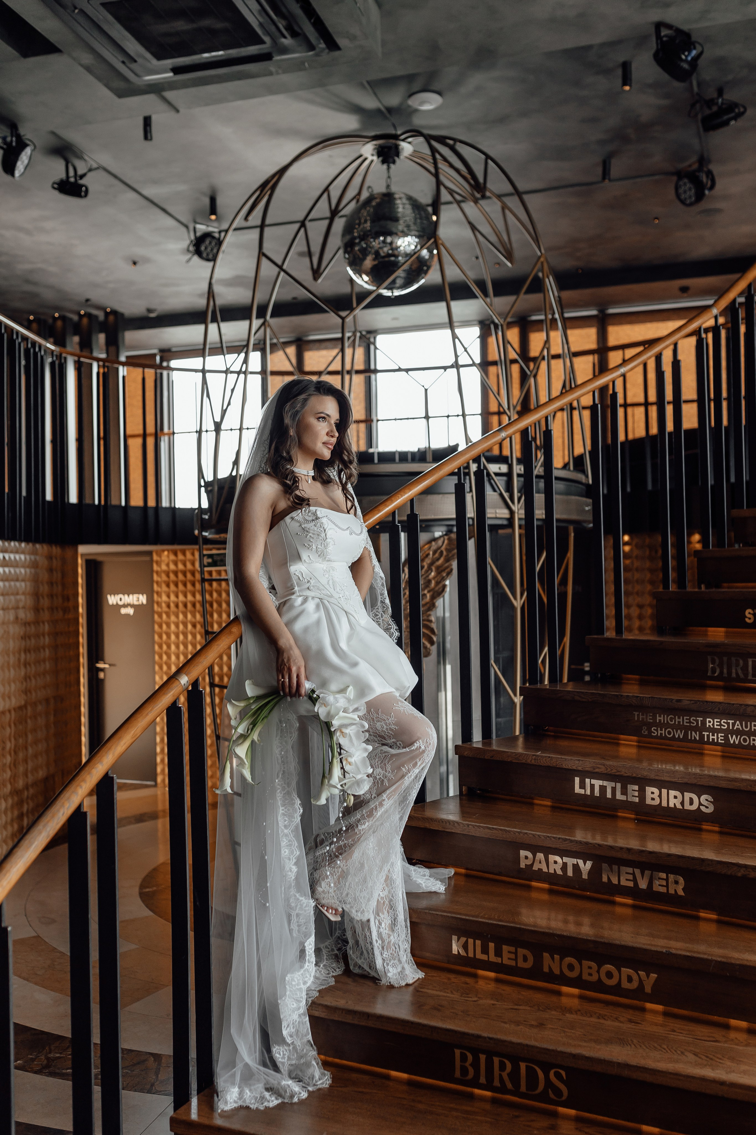 свадебная фотосессия в ресторане Birds башня Око Москва Сити