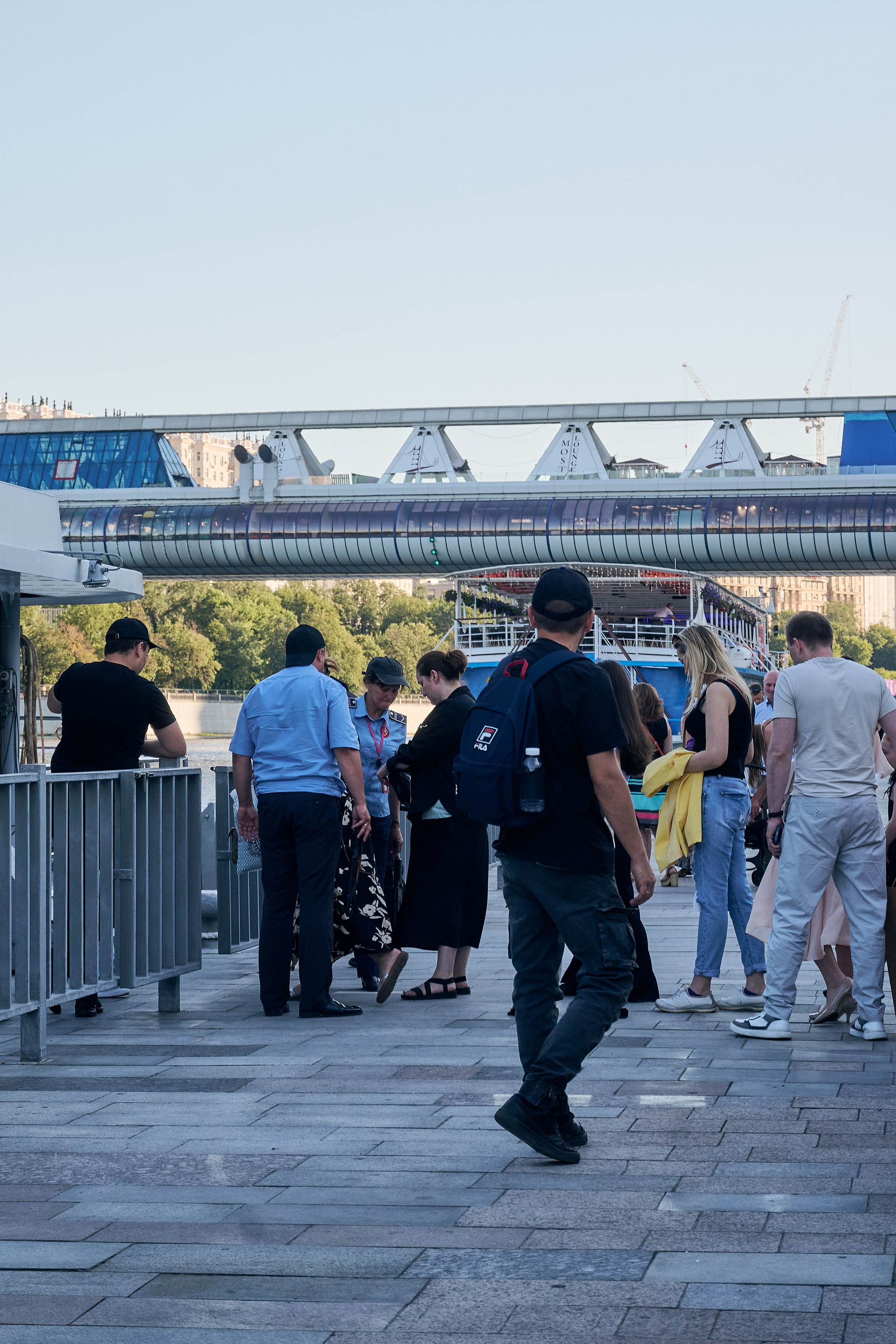 Прогулка на кораблике по Москва-реке. Фотограф Роман Адлер