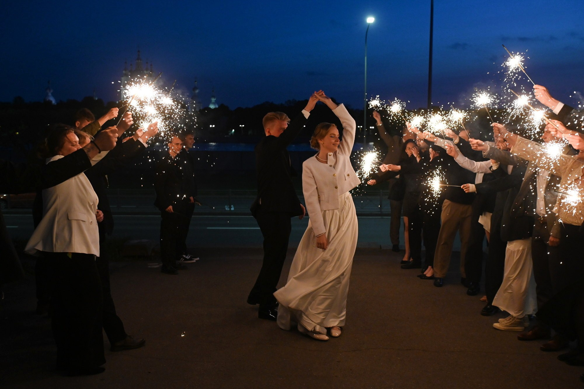 Фотожурналист на свадьбе: когда кадры становятся историей. Документальный фотограф Сергей Вдовин