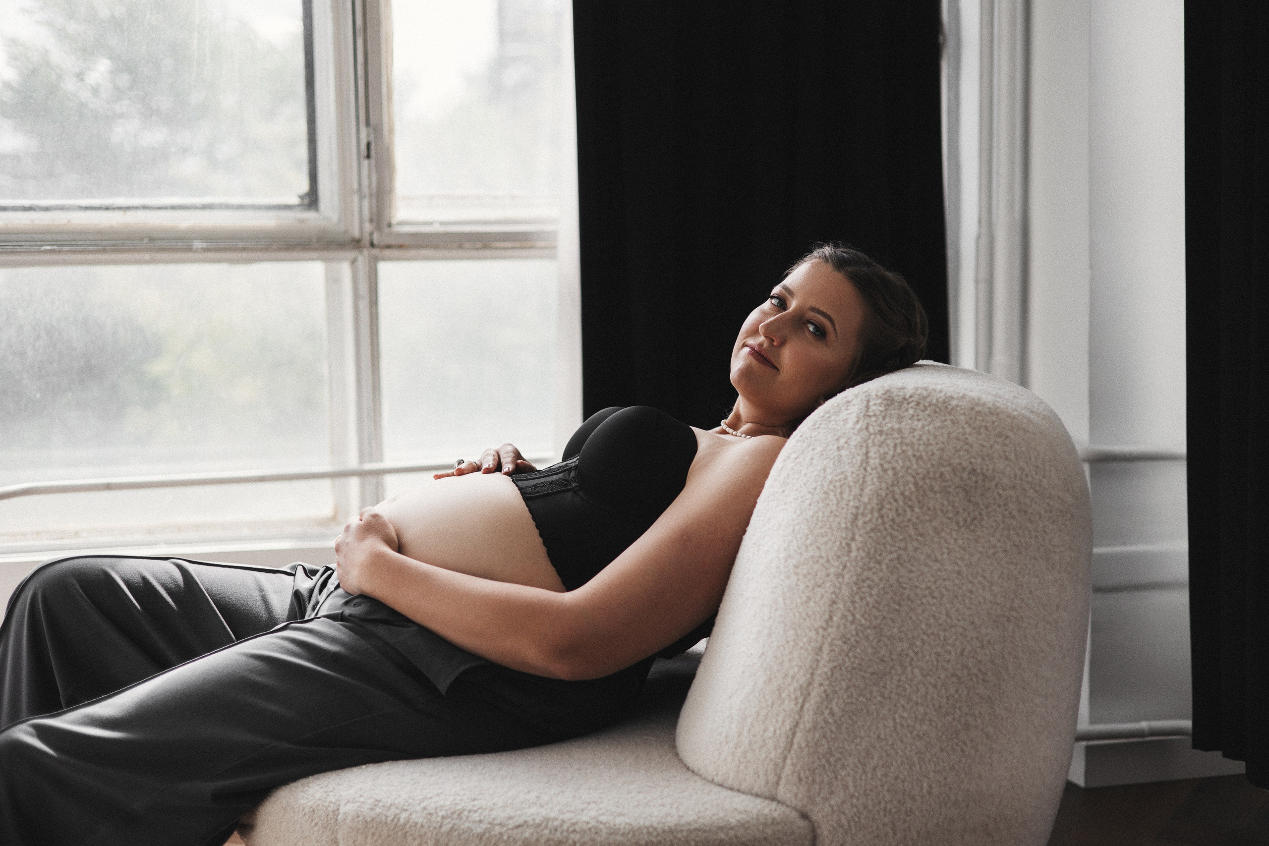 Беременная фотосессия в студии. Портретный и семейный фотограф в Москве Мария Рослякова