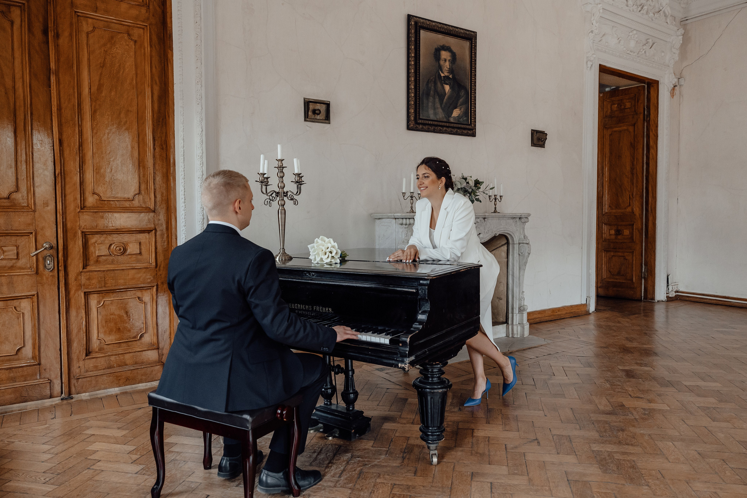 свадебная фотосессия в библиотеке читальне Пушкина