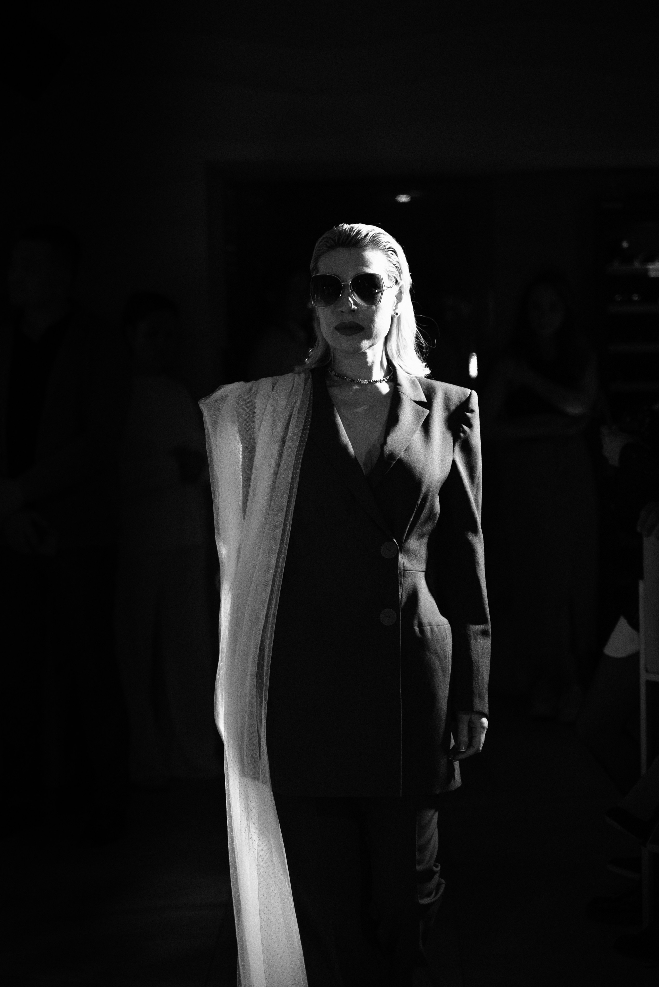 Моменты с показа мод Fashion Сочи в ресторане PLACE — репортажные фотографии с модельными образами