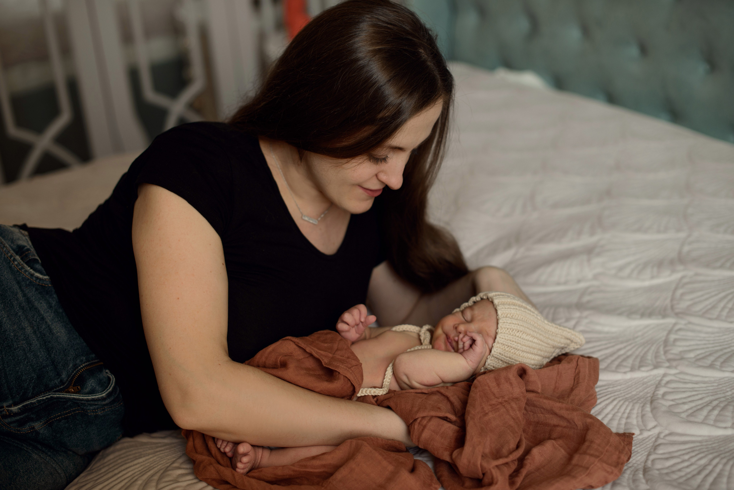 A family photo shoot at home, a family with a newborn baby. Photographer Elena Carruthers, Scotland