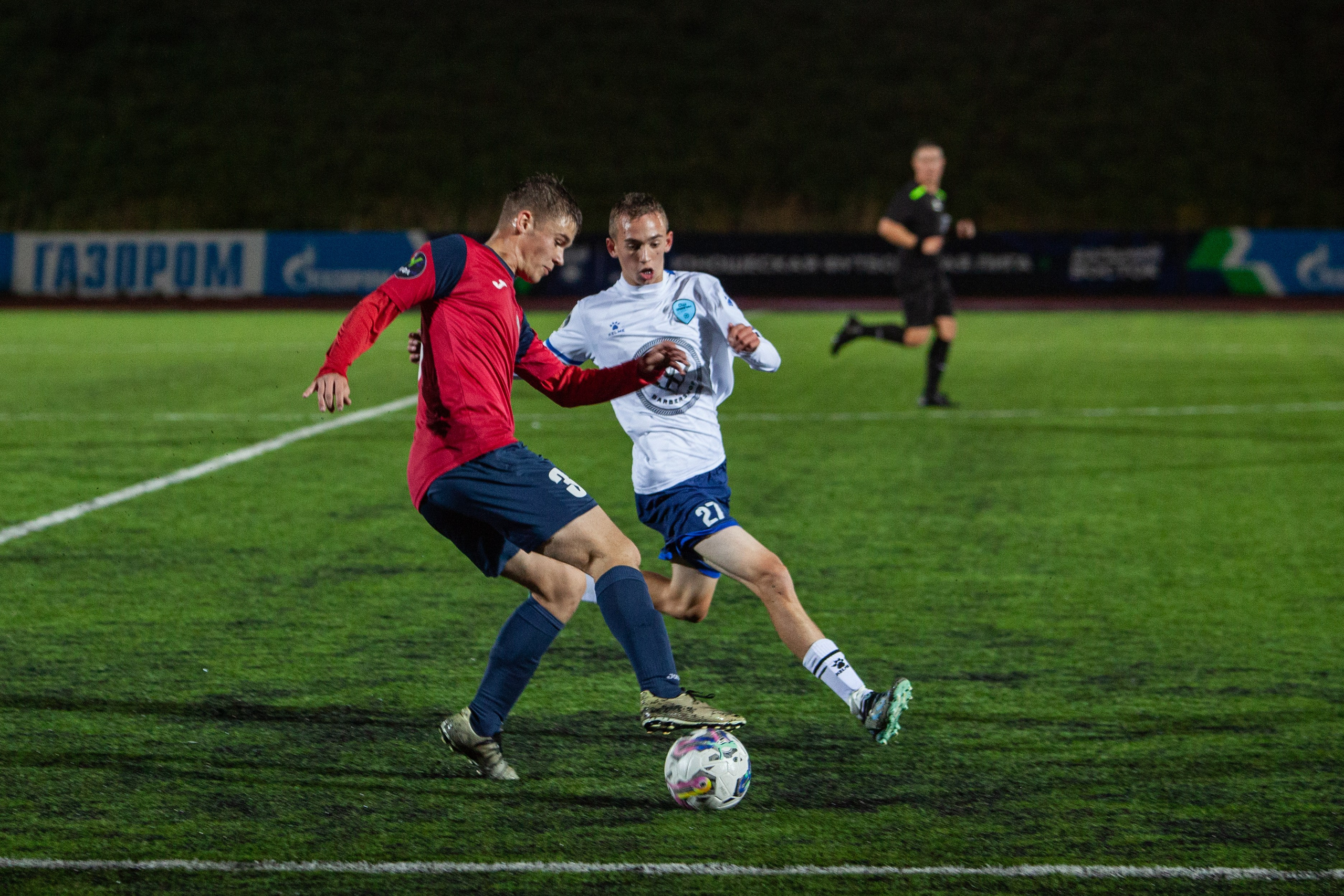 Матч юношеской футбольной лиги между командами СШ «Сахалин» и «СШОР № 1» (Комсомольск-на-Амуре) (U-18). Кутузов Евгений Фотограф в Южно-Сахалинске