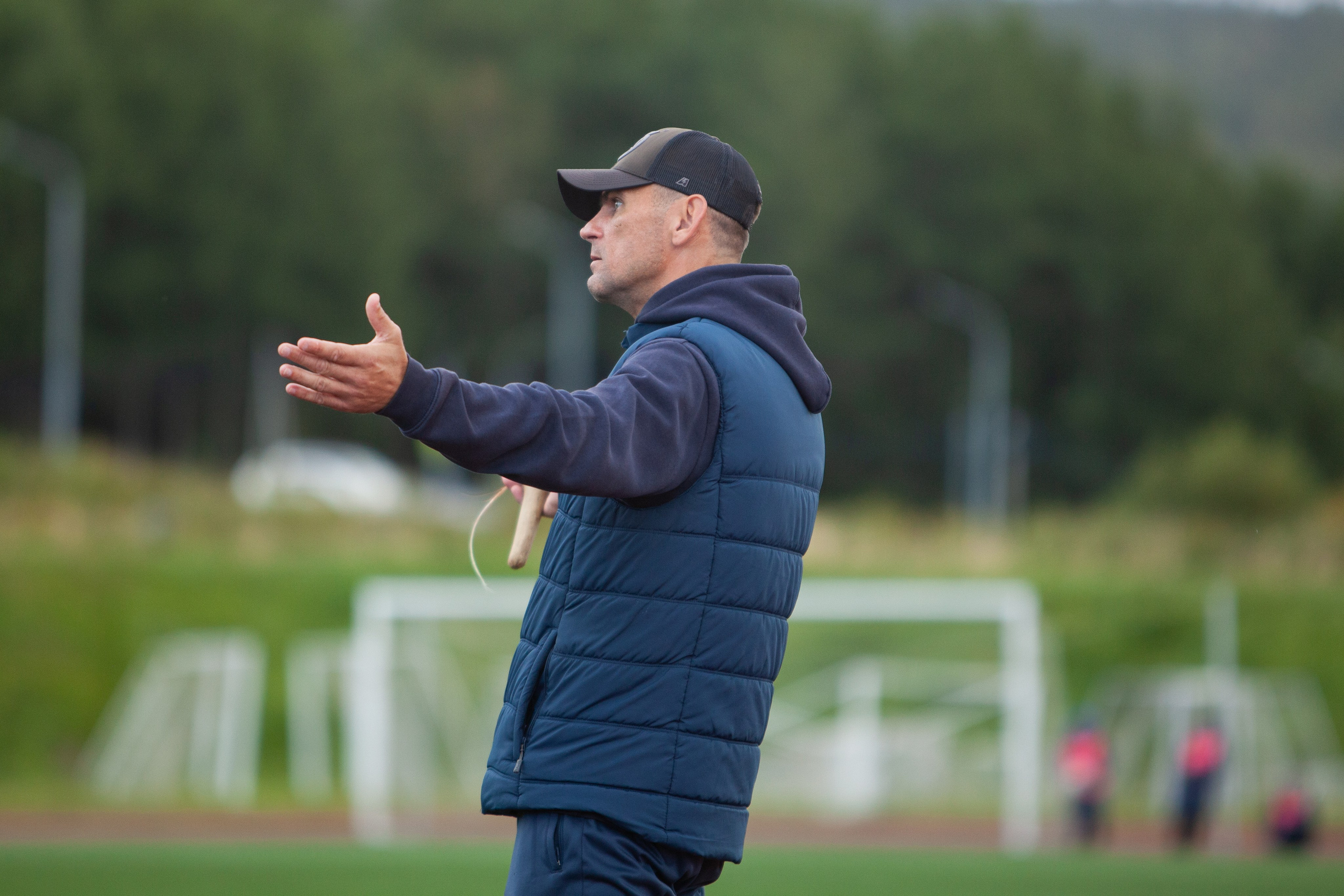 Матч юношеской футбольной лиги между командами СШ «Сахалин» и «СШОР № 1» (Комсомольск-на-Амуре). Кутузов Евгений Фотограф в Южно-Сахалинске