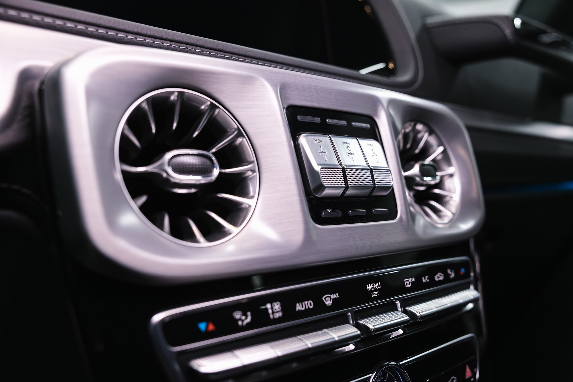 Mercedes-Benz G 400d 2.9 4MATIC 9G-Tronic (330 л. с.) 2023. Автосалон «Х-Авто»