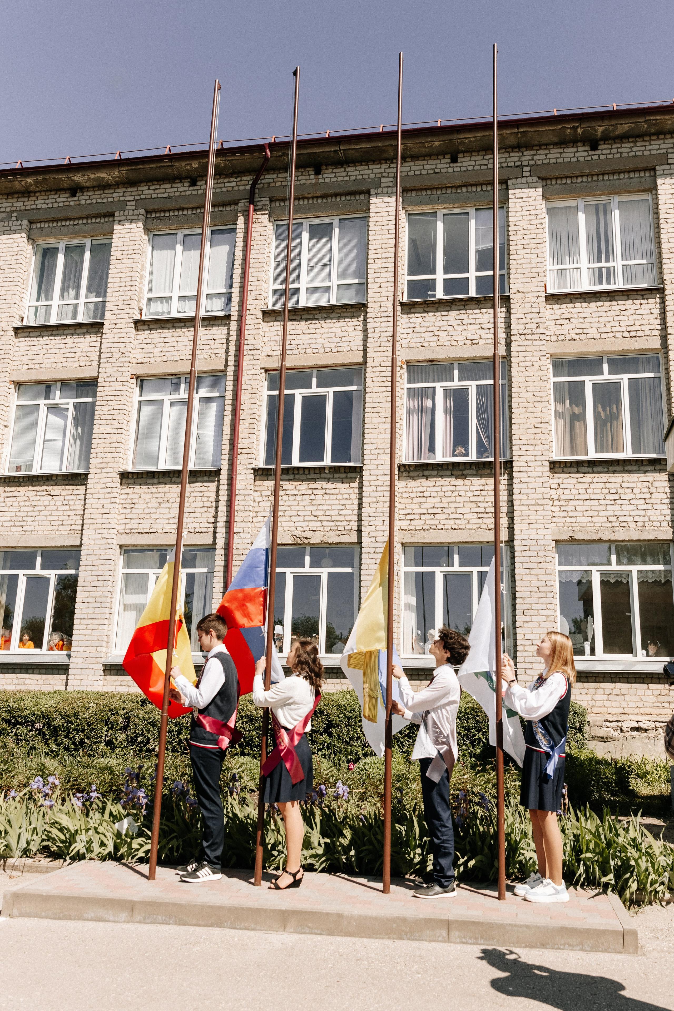 Последний звонок 2024. Свадебный и семейный фотограф Исаев Давид