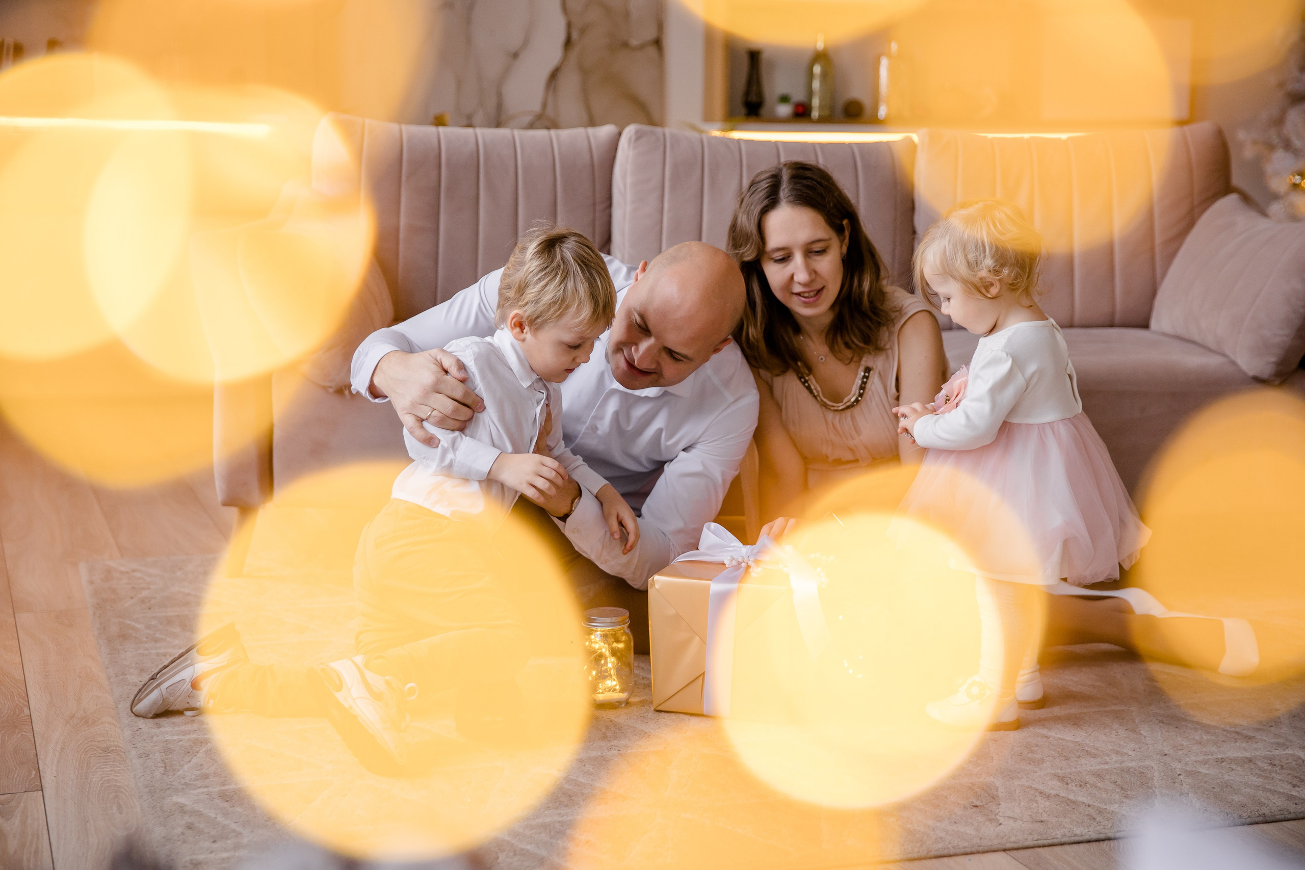 Новогодний сезон начинается с любви 🥰. Семейный и детский фотограф в Москве Вера Ускова