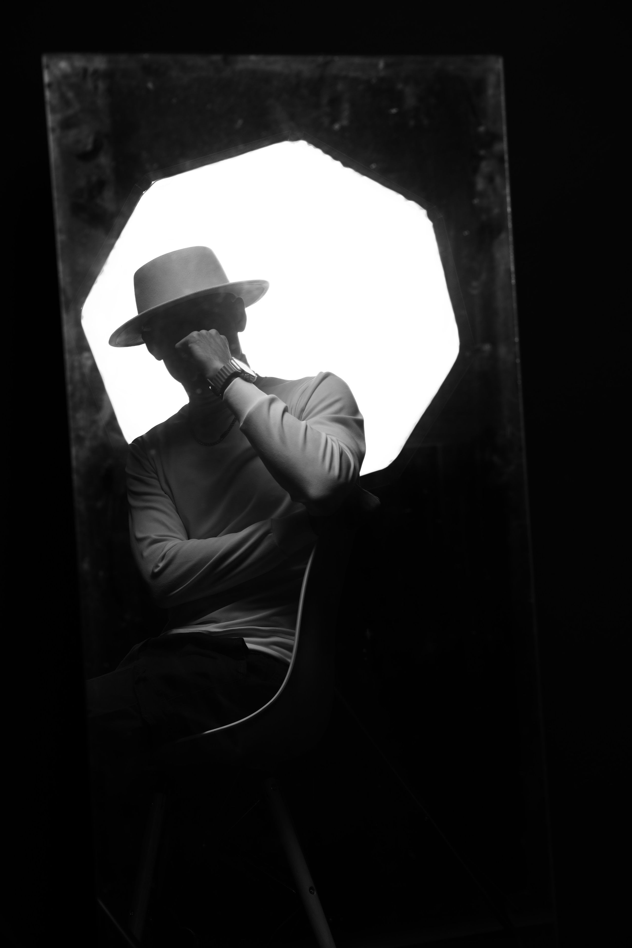 The White hat Alex. Профессиональный фотограф в Воронеже Владислав Крылов