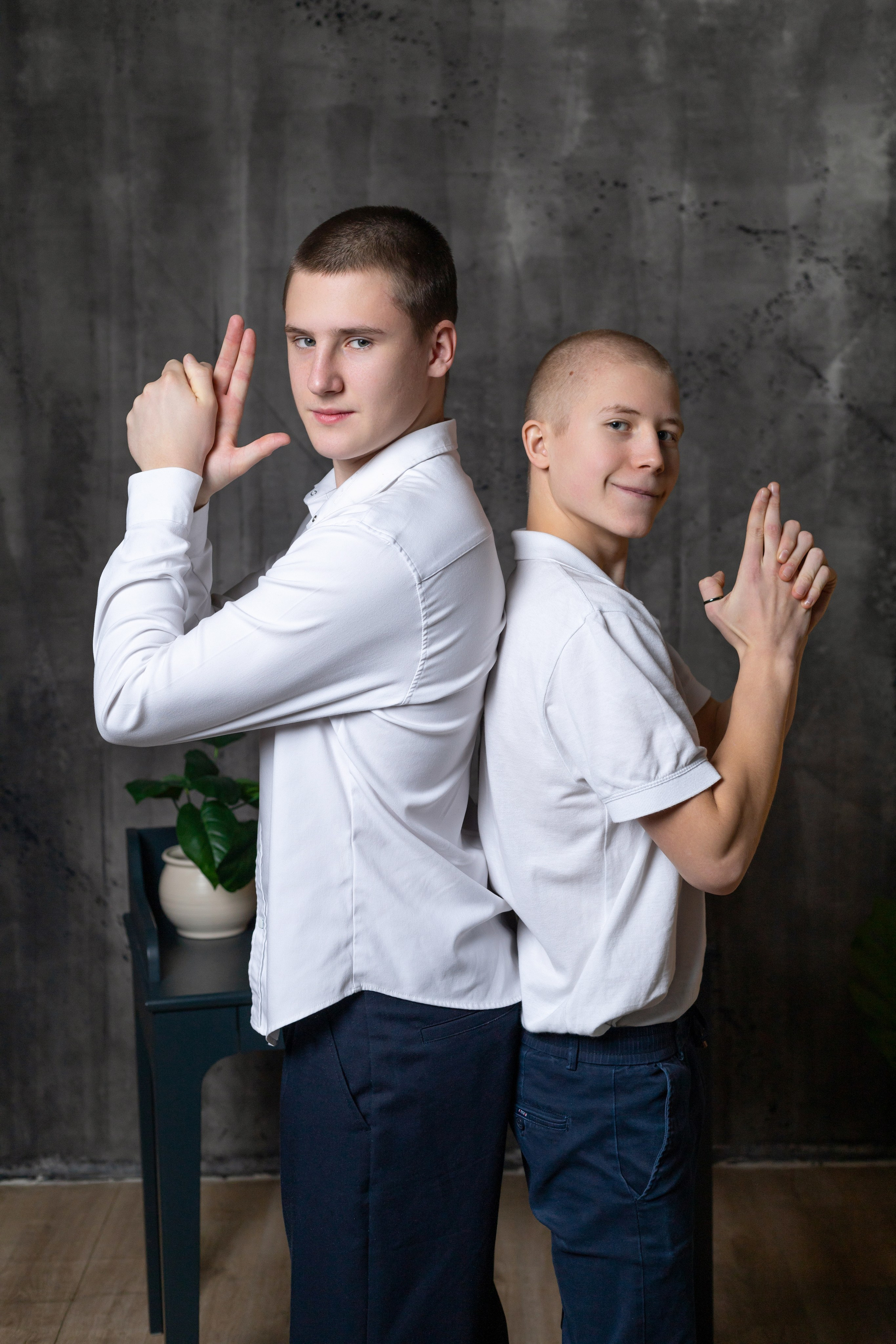 Выпускной альбом 9 и 11 класс «Гранж». Выпускные альбомы в Тюмени для школ, садов, вузов спортивных секций