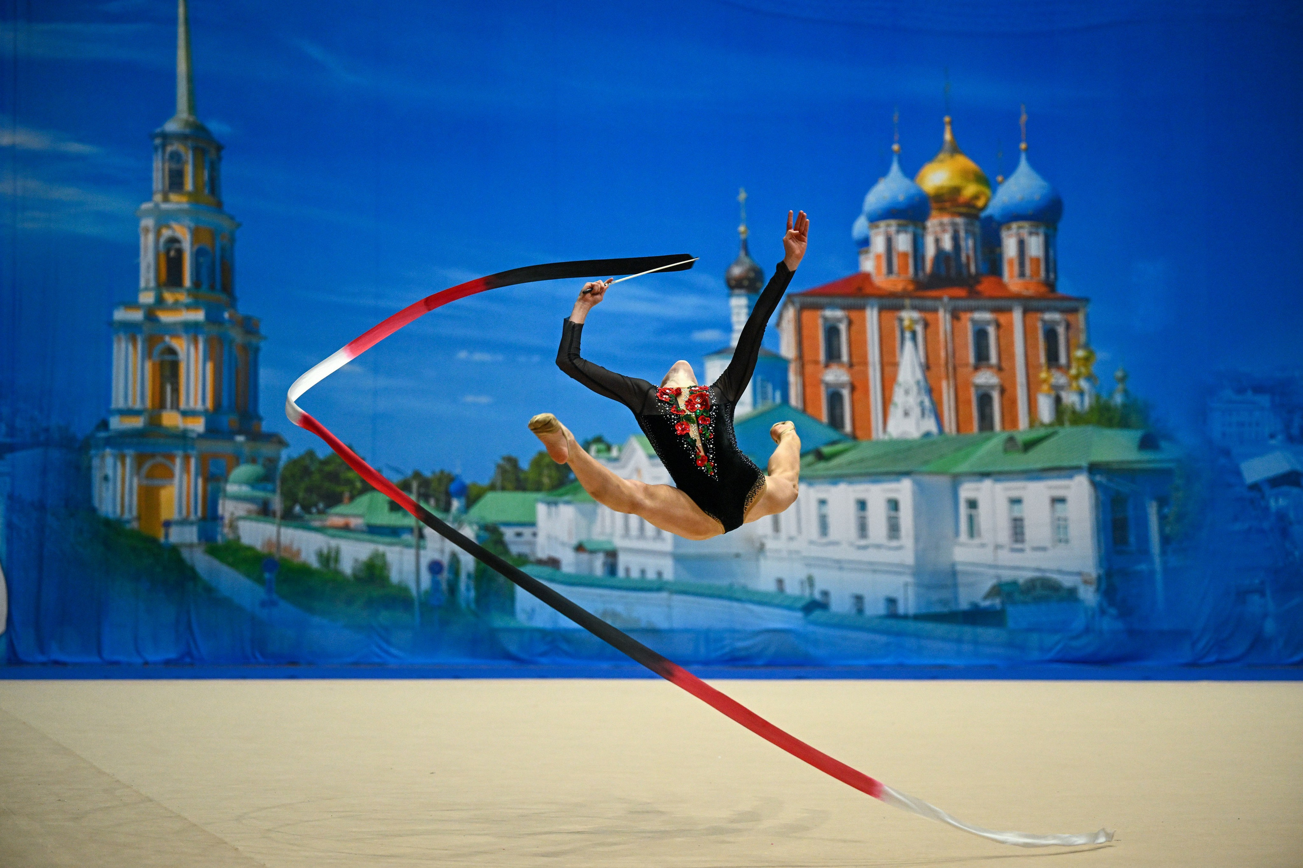 Всероссийские соревнования по художественной гимнастике «ОЛИМПИЙСКИЕ НАДЕЖДЫ на ПРИЗЫ ЧЕМПИОНКИ МИРА ЯНЫ ЛУКОНИНОЙ». ФОТОВИДЕОСПОРТ. Фото видео услуги на соревнованиях по художественной гимнастике. Видеотрансляция соревнований. Москва, ЦФО, ПФО