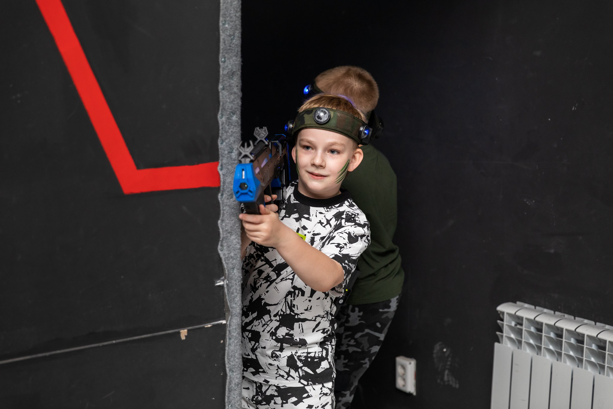 Платону 8 лет, лазертаг Zаряд. Фотограф Татьяна Генева