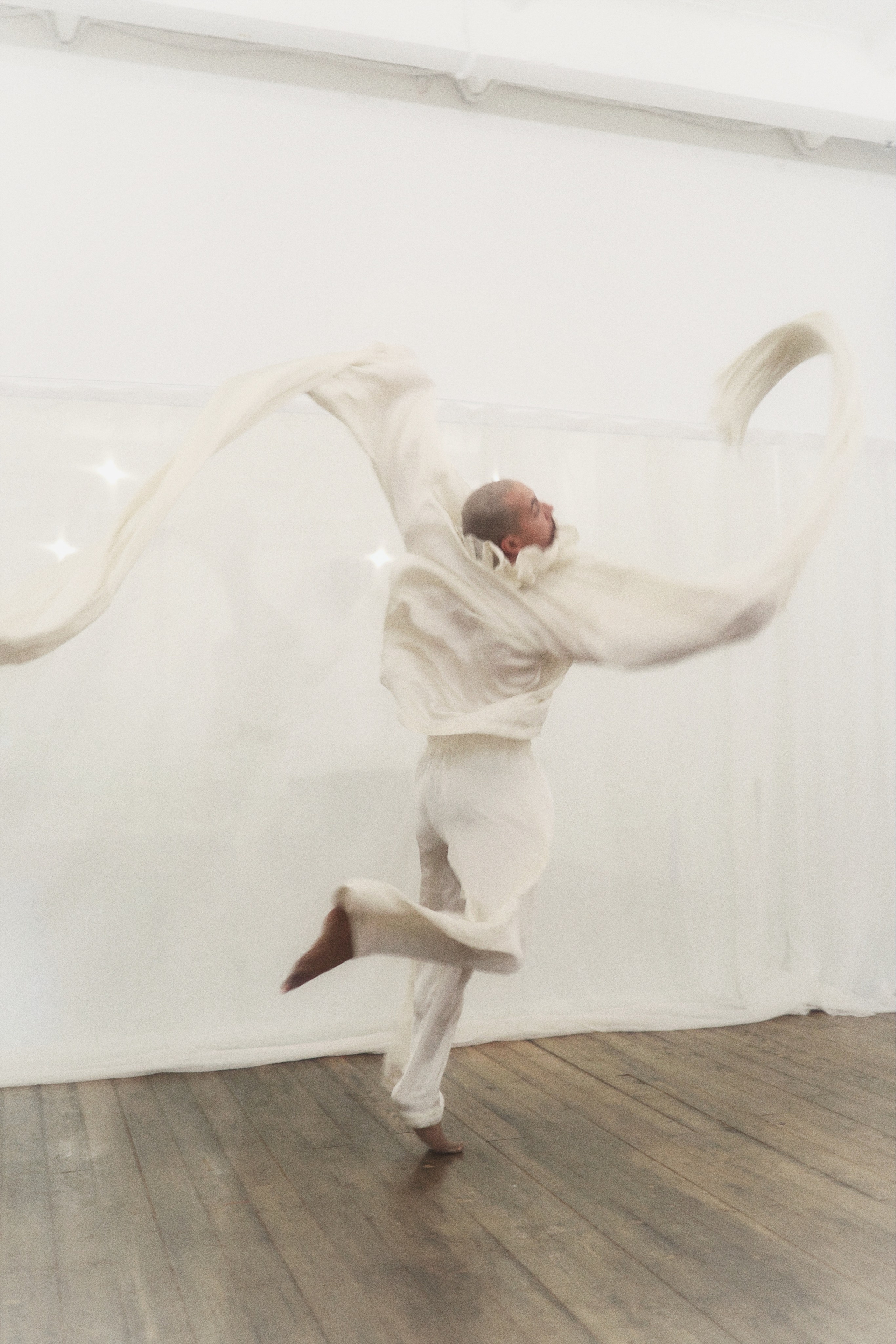 Pavel Alekhin, Clown-mime / Saint-Petersburg 2024. POLINA MÔMOT