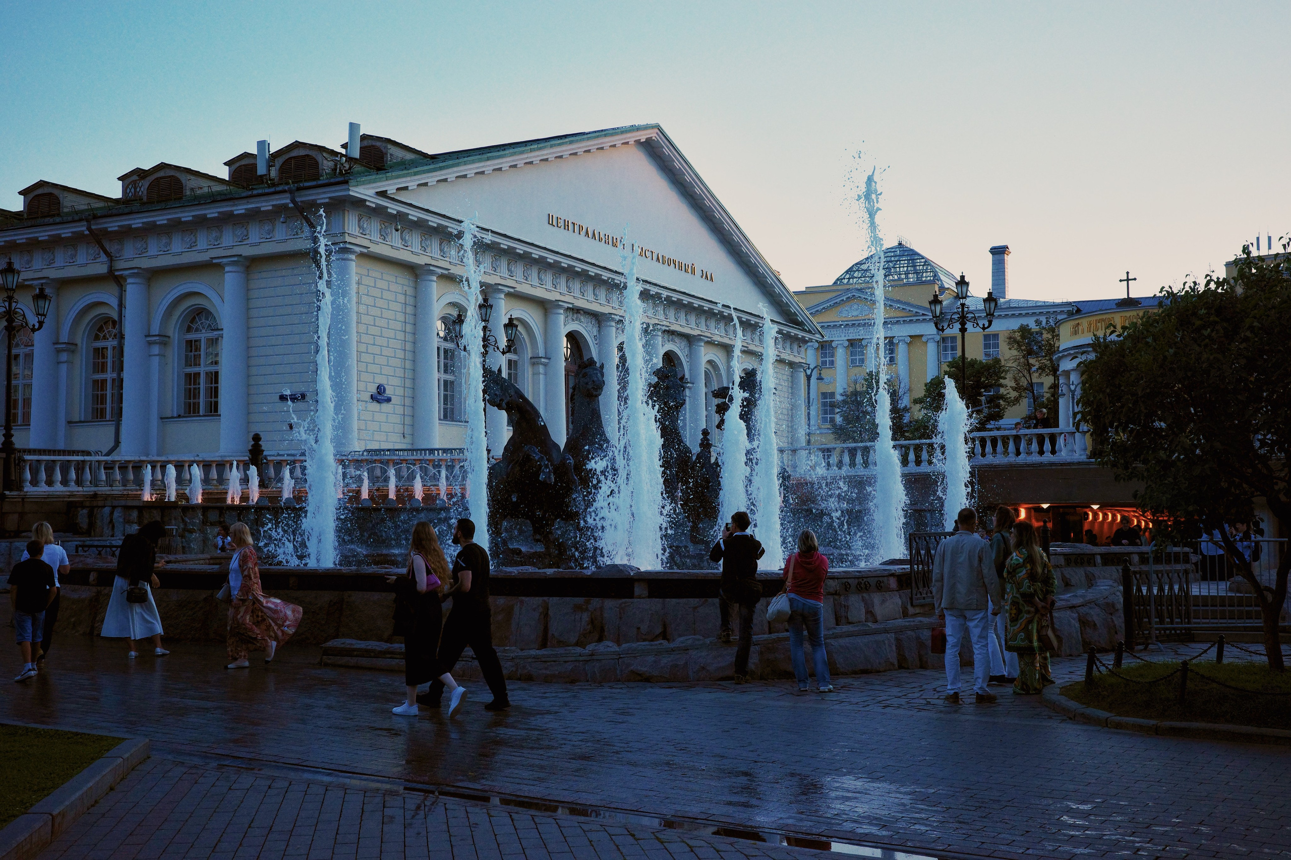 Красная площадь, Кремль и Зарядье: фото вечерней Москвы