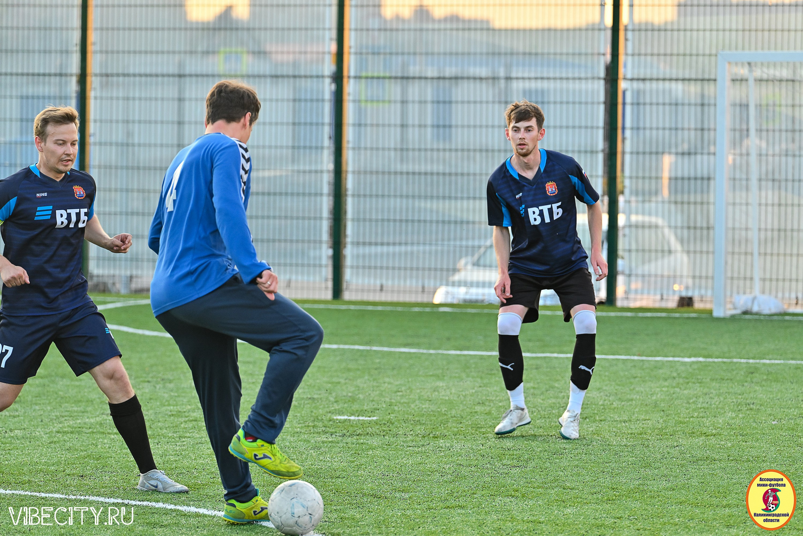 ИГРЫ МИНИ-ФУТБОЛЬНОЙ И КОРПОРАТИВНОЙ ЛИГИ. VIBECITY.RU Вайб Сити Ру Фоторепортажи Фотоотчеты Калининград
