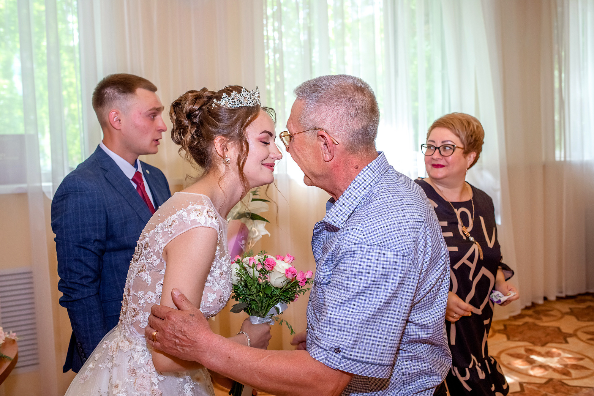 Двухчасовая свадьба Дмитрия и Дарьи. Фотограф в Самарской области Елизавета Чагеева