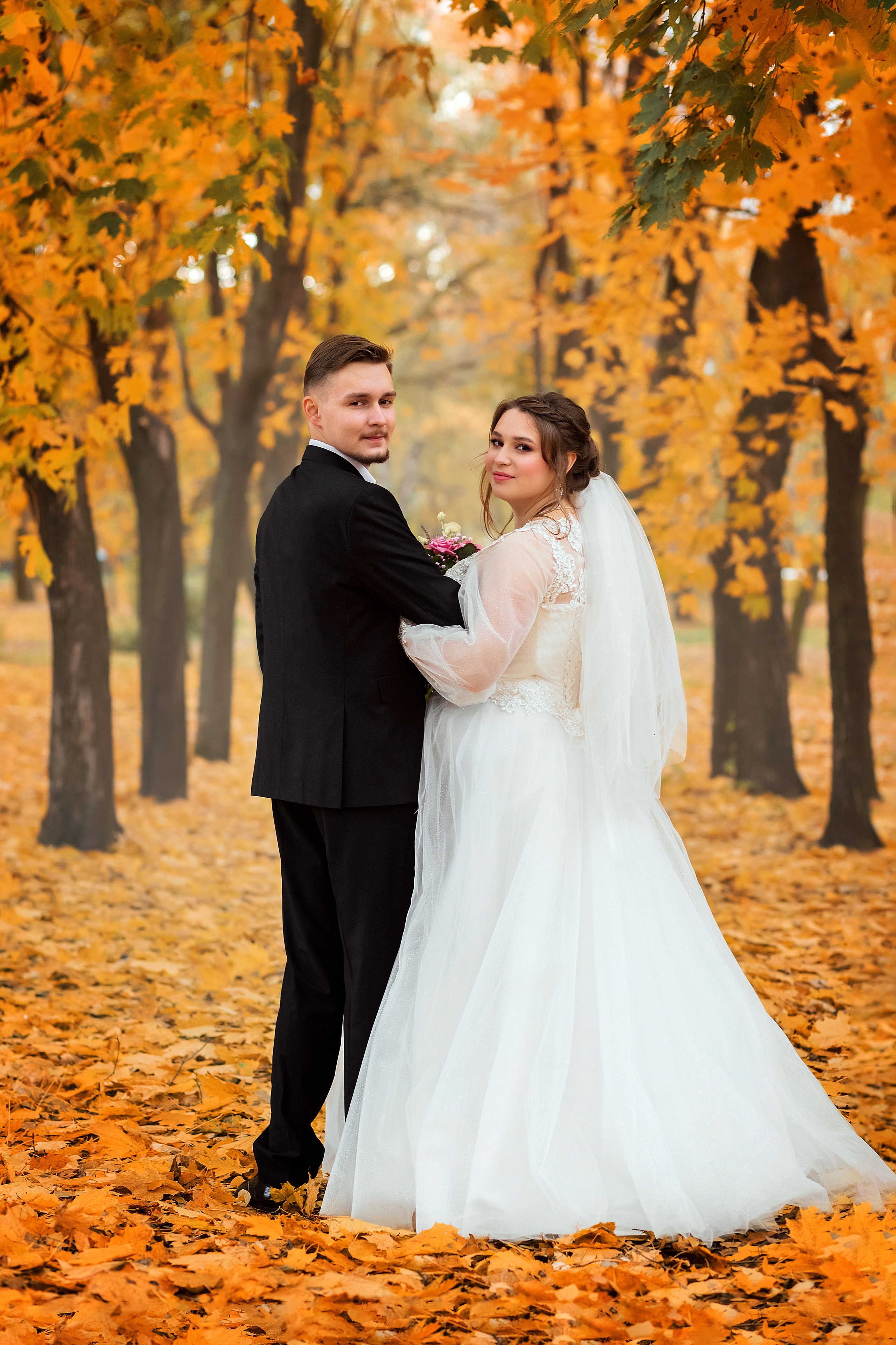 Красивая осенняя прогулка Ирины и Владимира. Фотограф в Самарской области Елизавета Чагеева