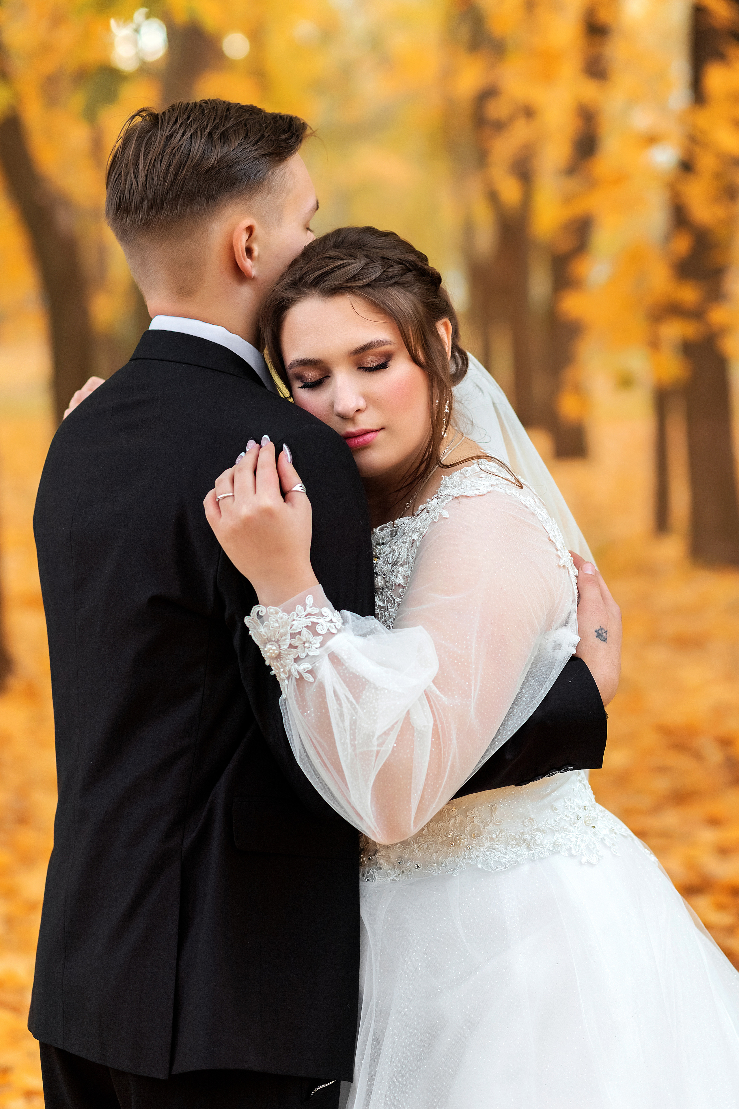 Красивая осенняя прогулка Ирины и Владимира. Фотограф в Самарской области Елизавета Чагеева