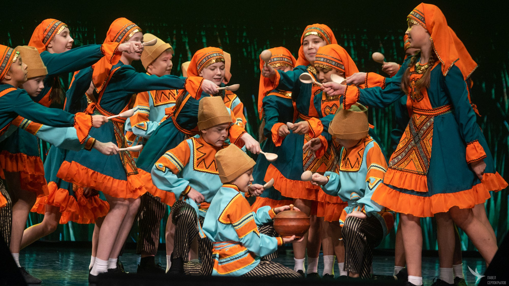 Юбилейный концерт студии эстрадного танца «Изумрудный город». Репортажный фотограф в Казани Павел Серпокрылов