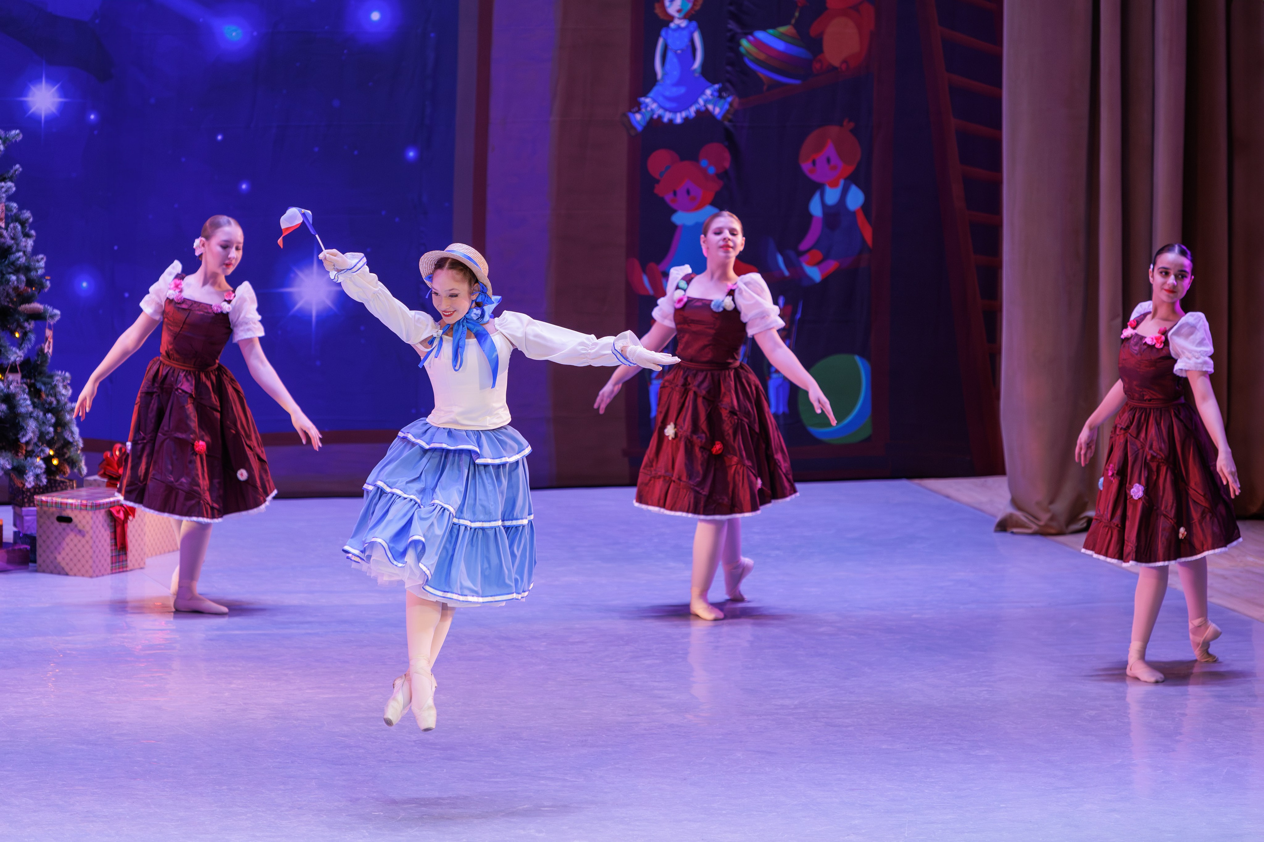 Балет «Фея кукол» от студии Синяя птица. Выпускные альбомы и школьный фотограф в Подольске, Троицке, Щербинке, Москве и Московской области