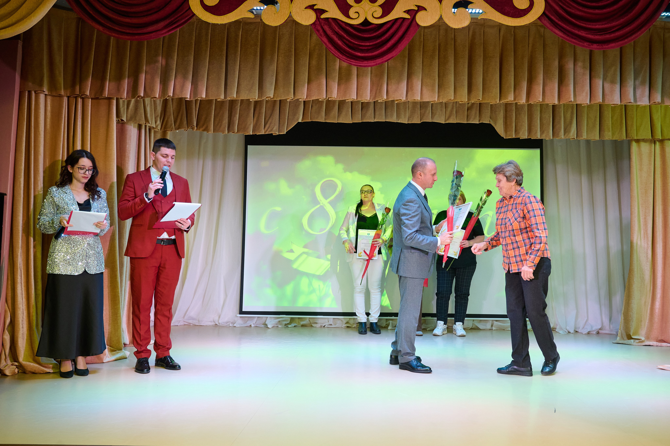 8 марта в Виноградном. Жизнь курорта Кабардинка в фотографиях