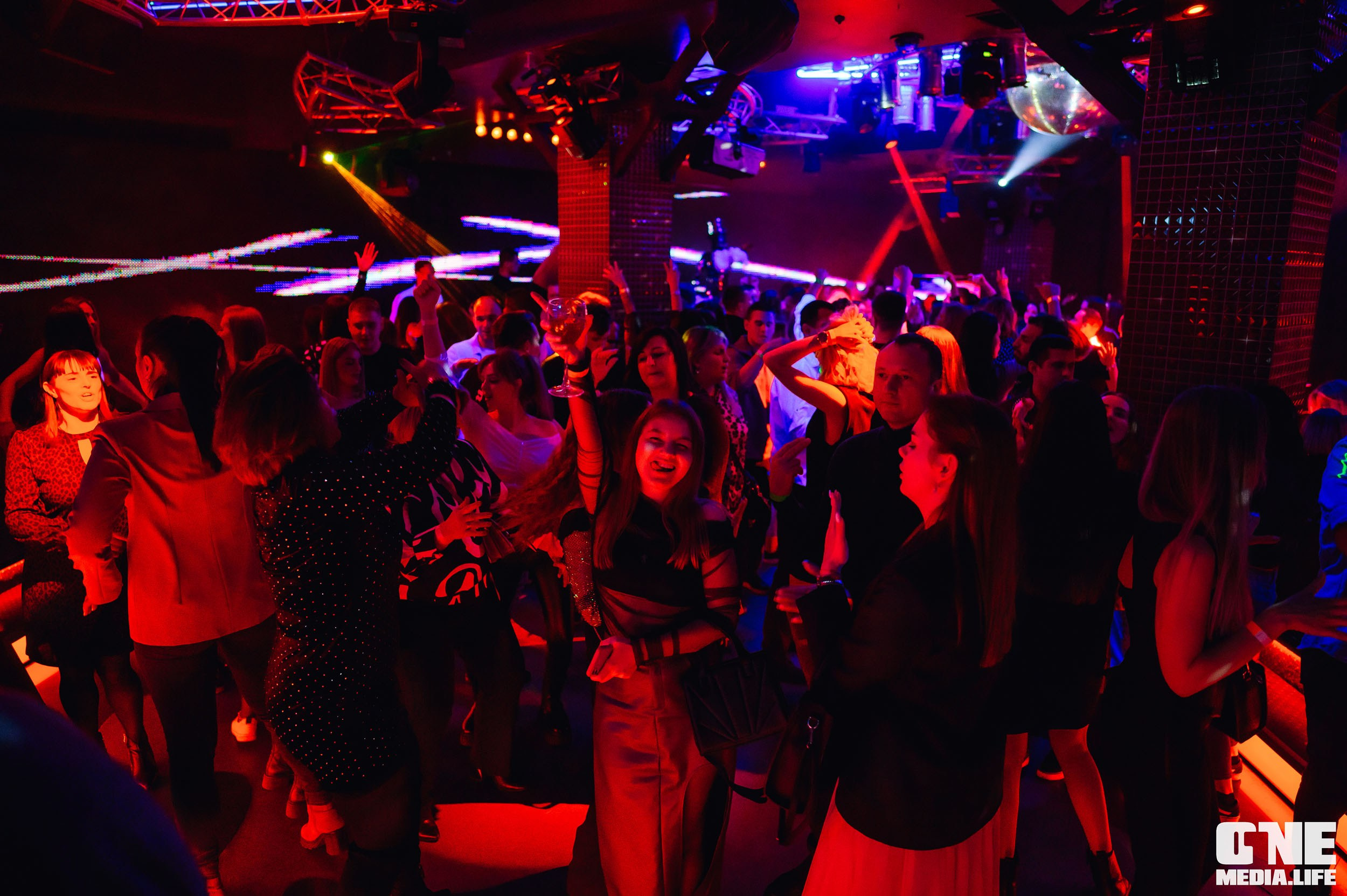 Фотоотчет с 8 марта в Планете. One Media Life: фоторепортажи, фотоотчеты с мероприятий и заведений