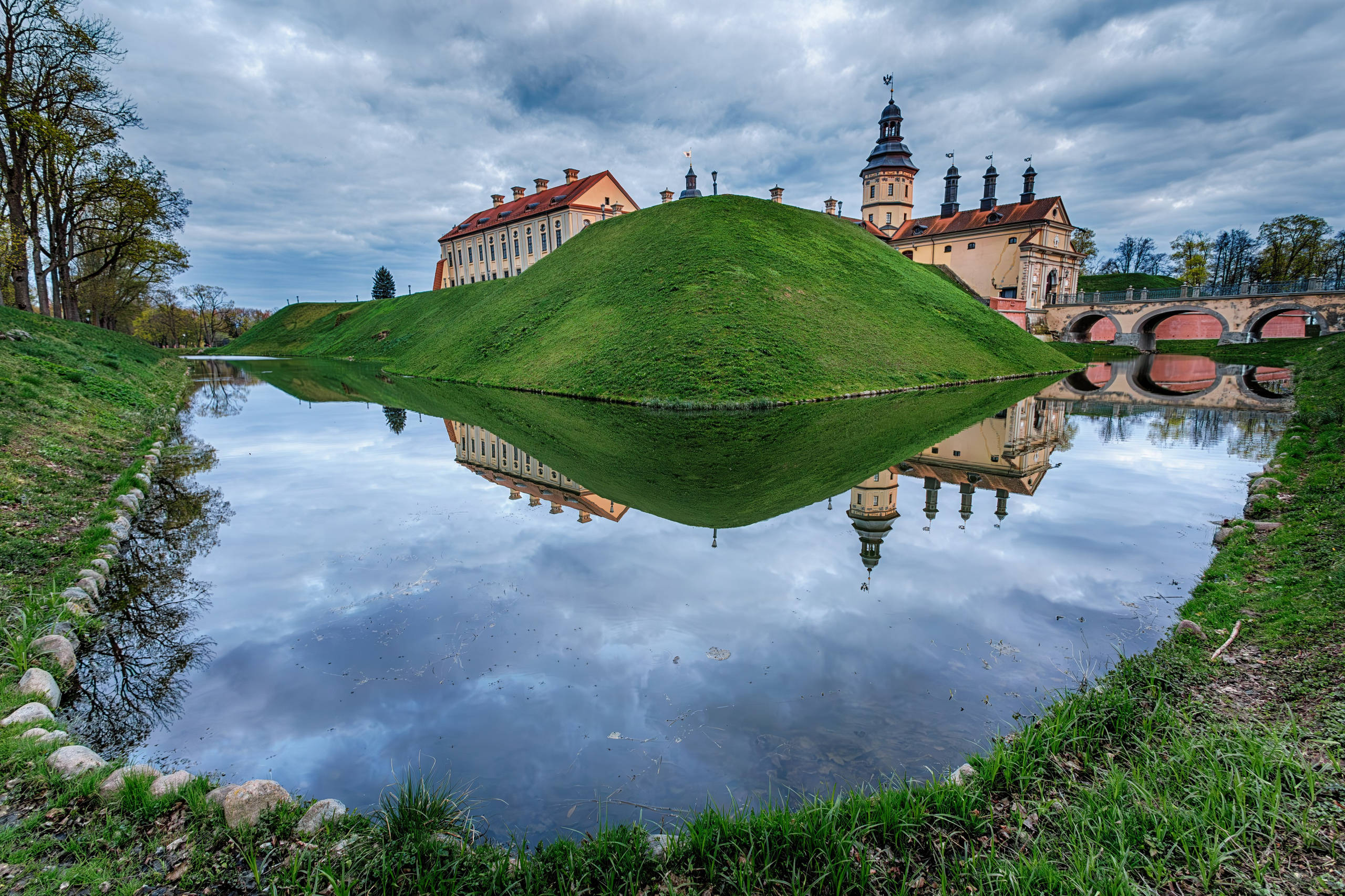 Путешествие из Москвы в замок Несвиж. Профессиональная фото и видеосъемка. Москва