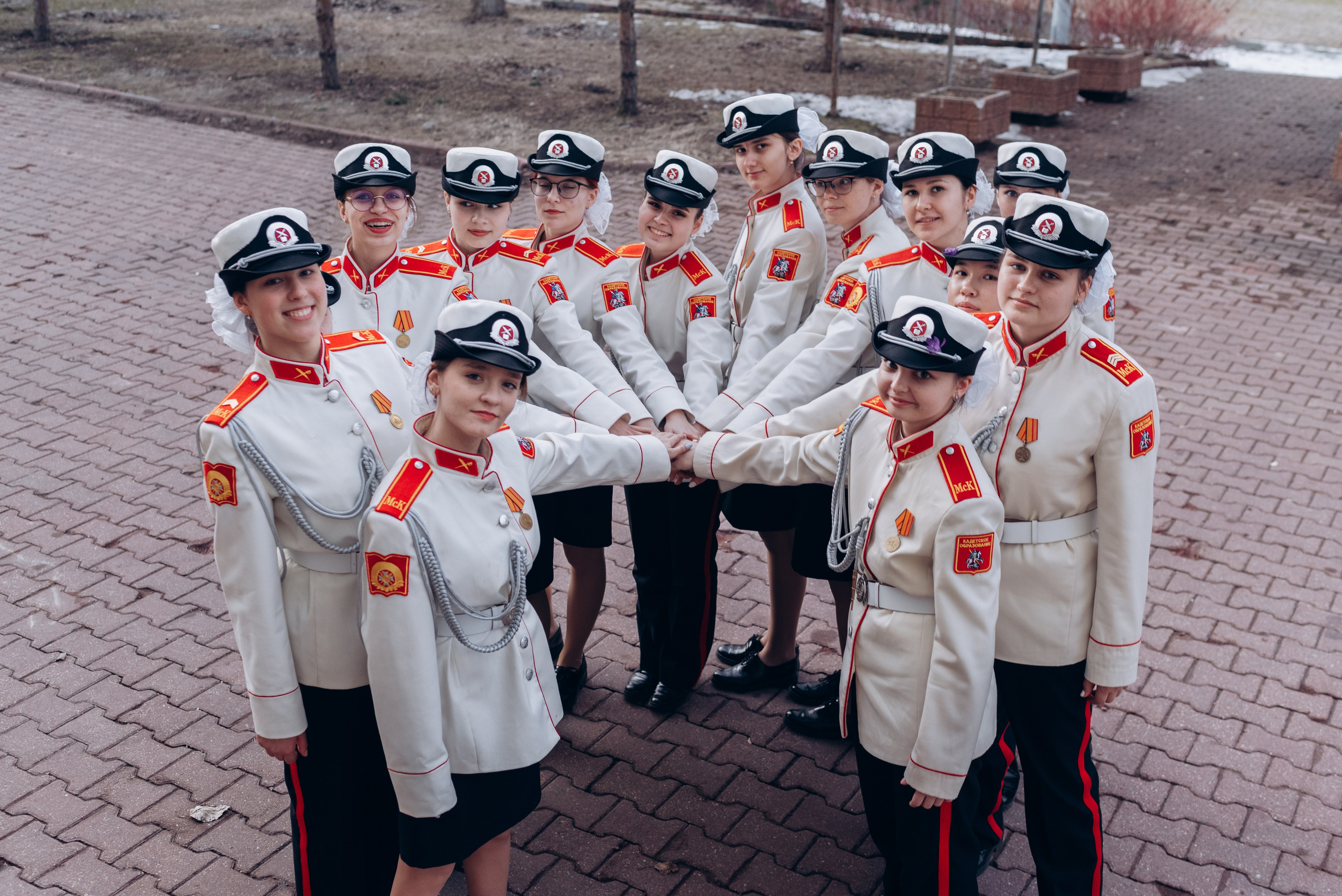 Выпускные альбомы без нервов в Москве — Идеальный альбом!. MILATE — выпускные альбомы, фотосессии и видео в Москве