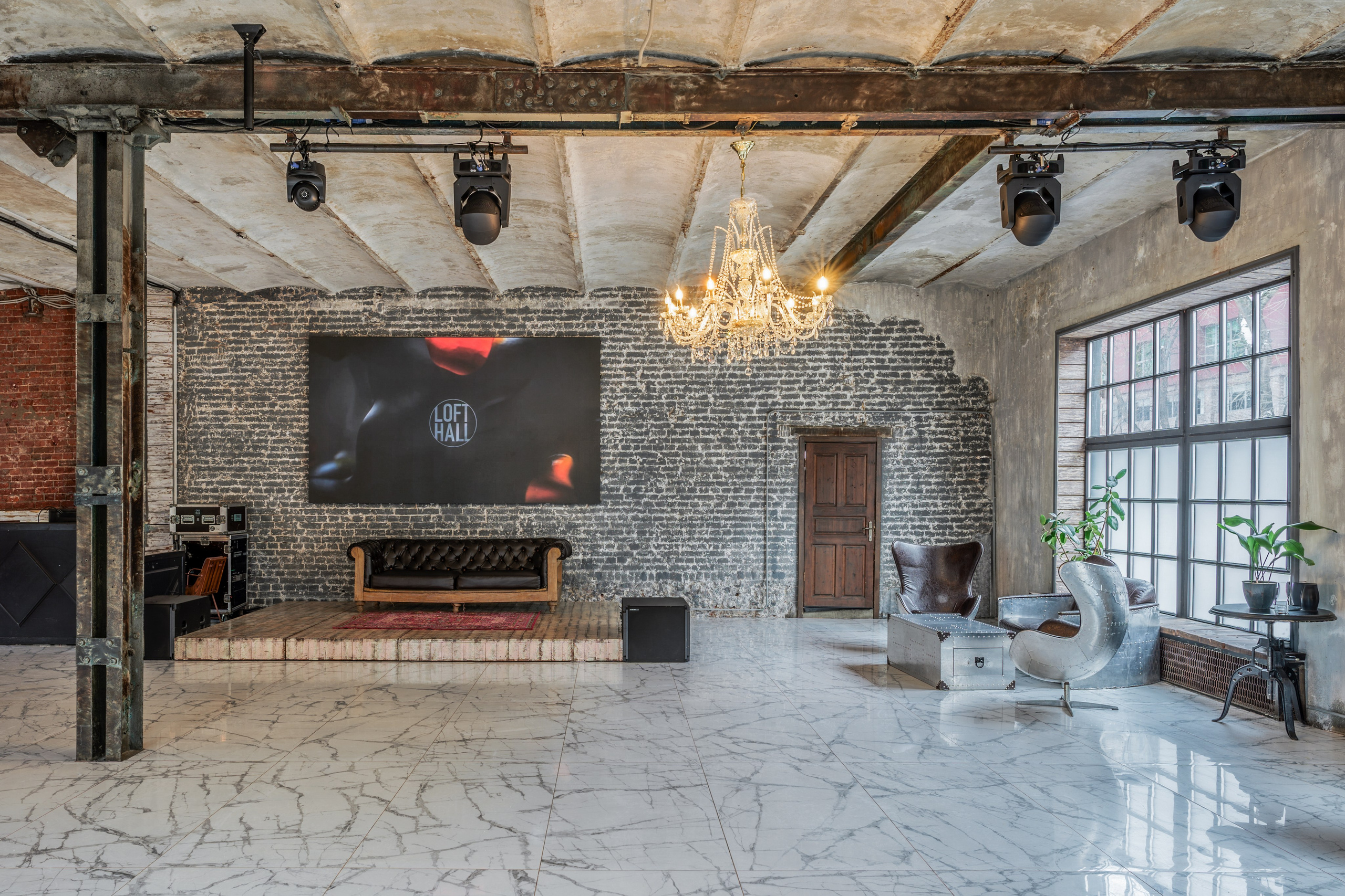 Съемка для каталога «LOFT HALL» | vhaus. VHAUS | Превращаем квадратные метры в капитал. Стратегический визуальный маркетинг для премиум-недвижимости