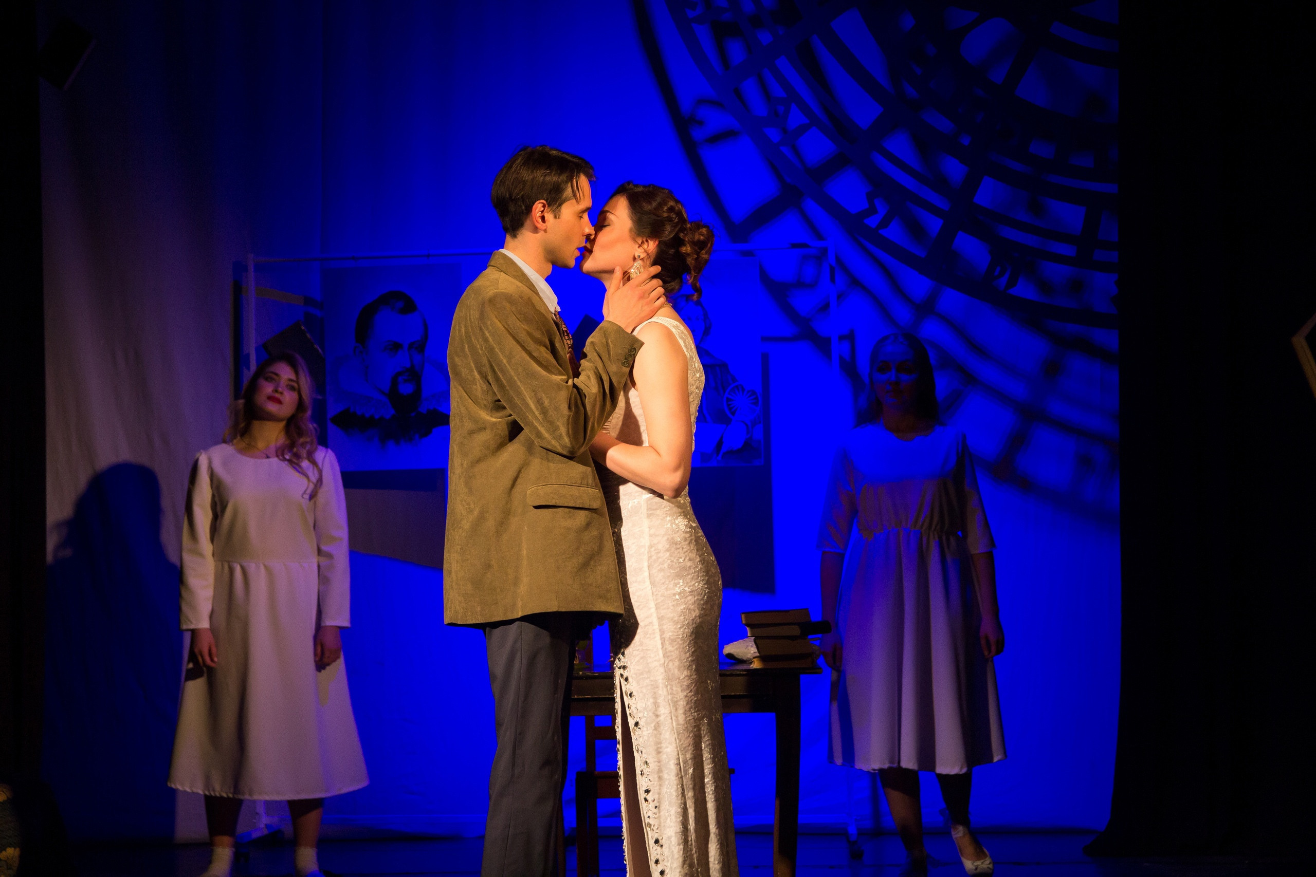 «Безымянная звезда» спектакль, режиссёр - В.Сабельфельд, театр "Палитра", Дом Шрёдера