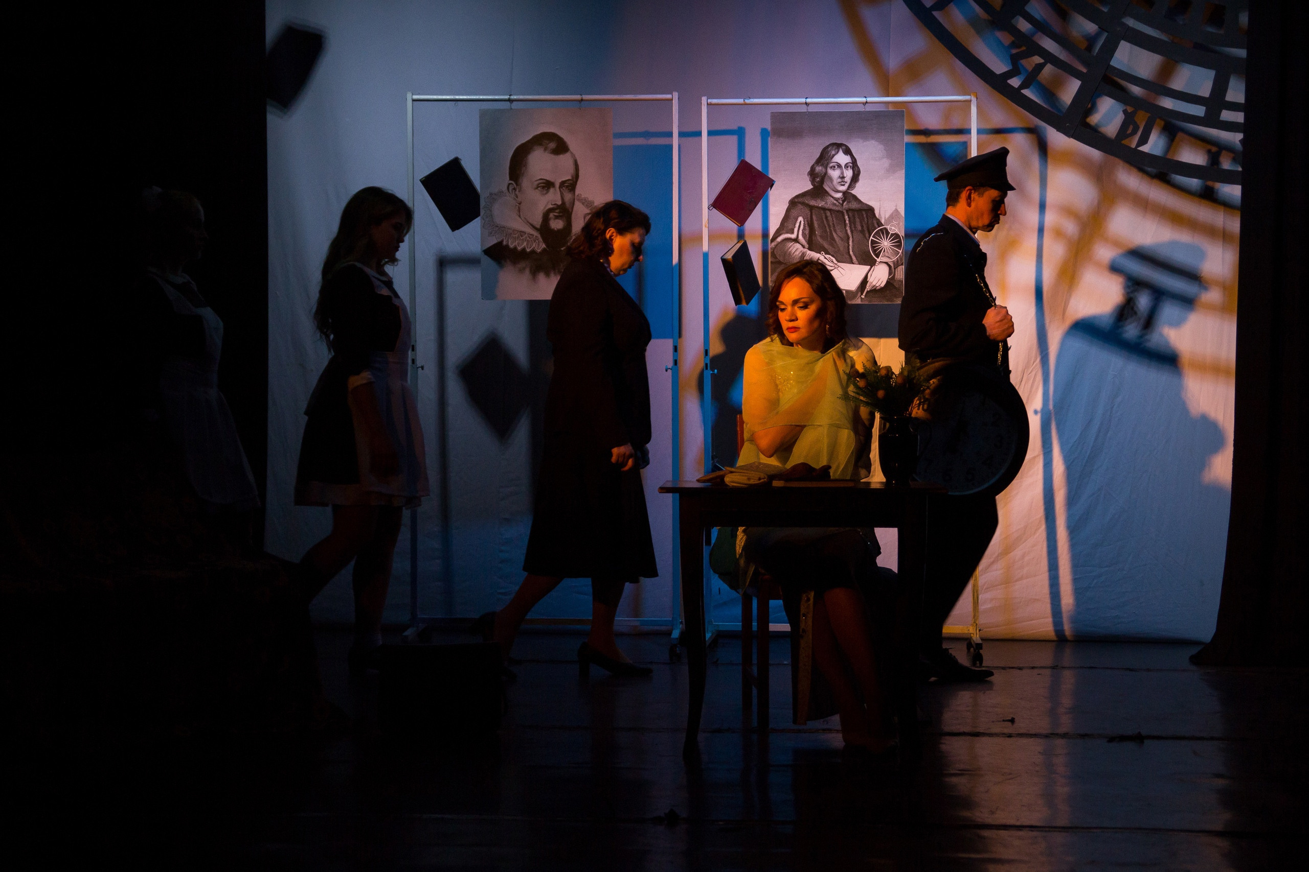 «Безымянная звезда» спектакль, режиссёр - В.Сабельфельд, театр "Палитра", Дом Шрёдера