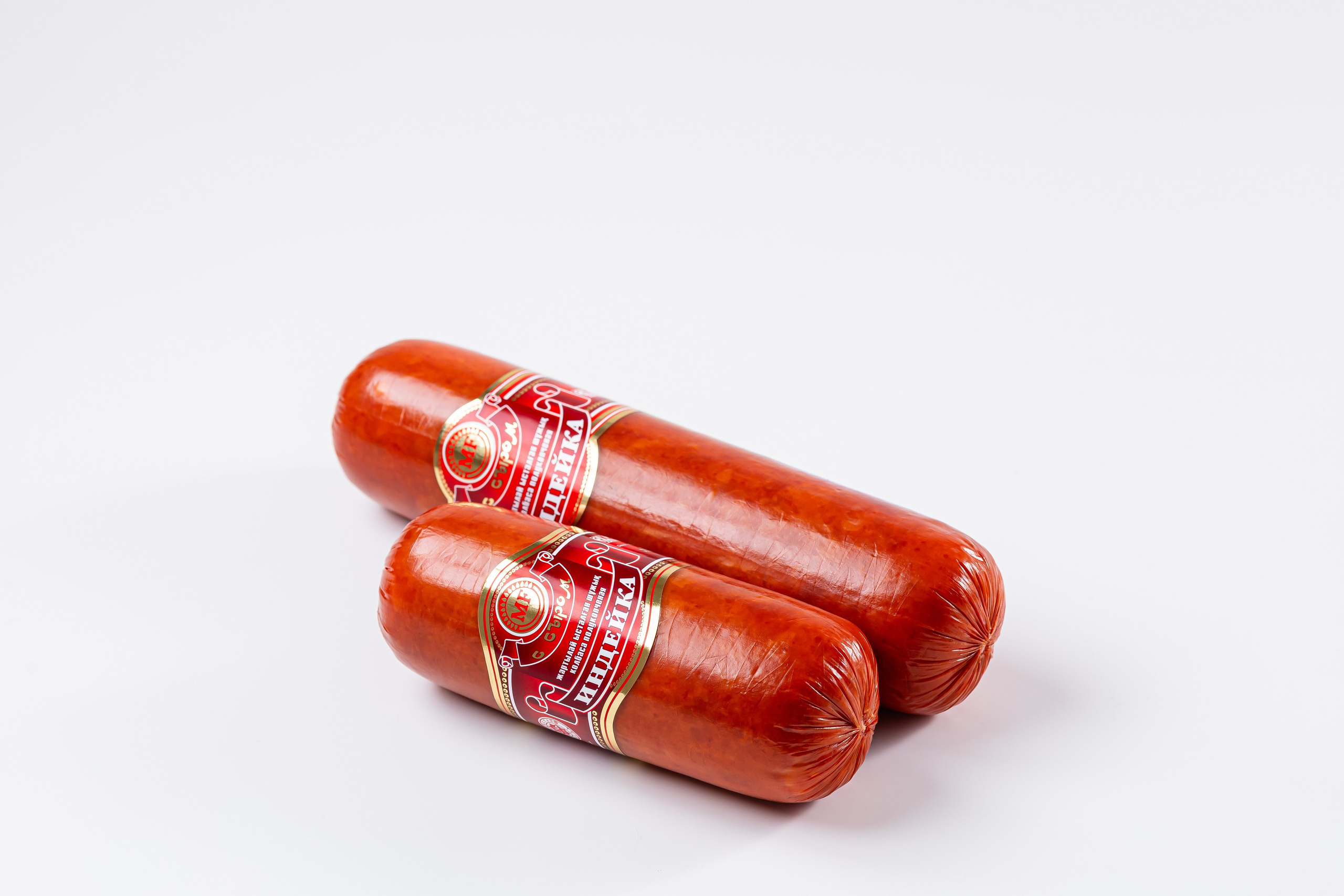 Фото на белом фоне для каталога бренда Максимовский продукт. Рекламный фуд фотограф и видеограф в Астане Алина Лысенко