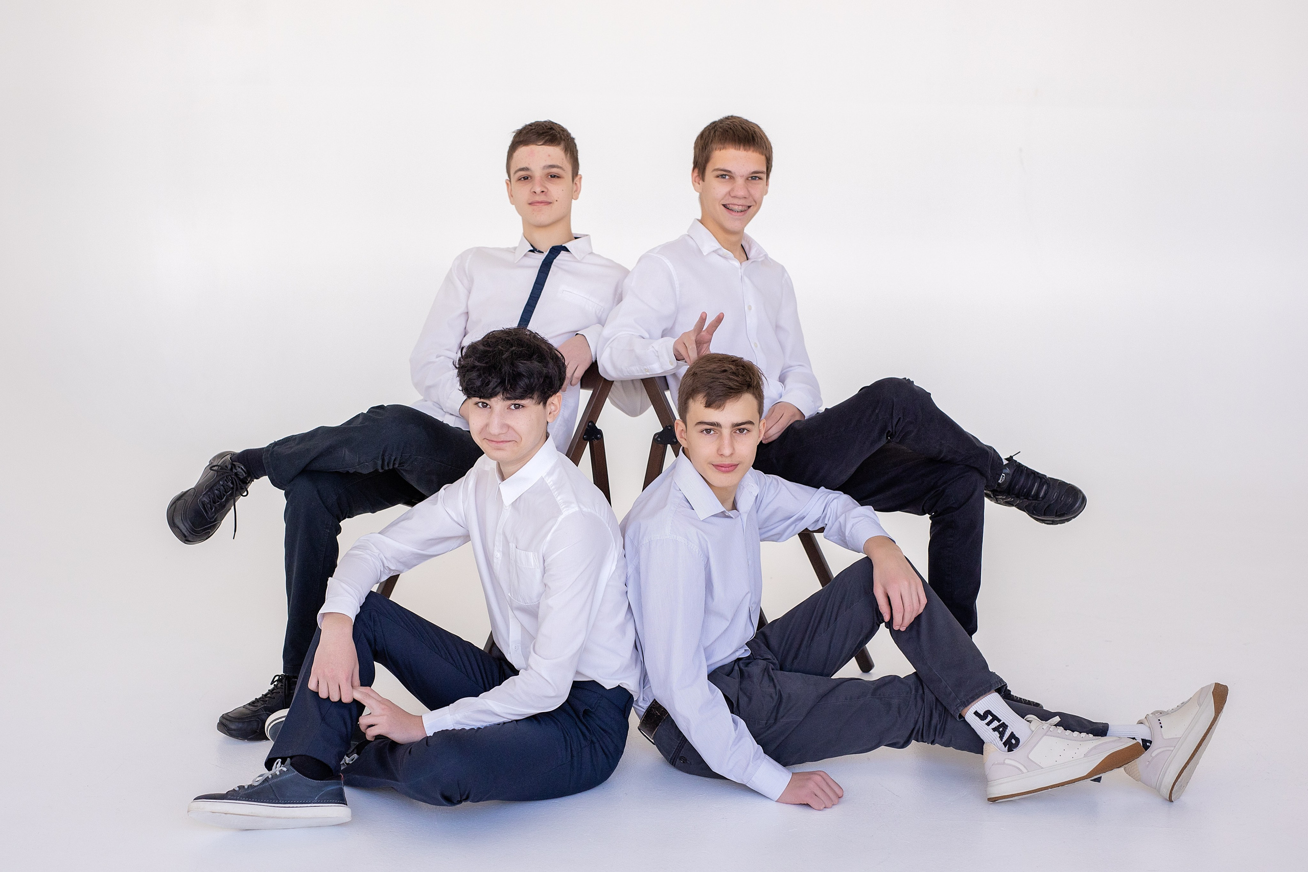 67 школа, 9б класс. Стильный выпускной альбом Владивосток фотограф Вероника Мигачева