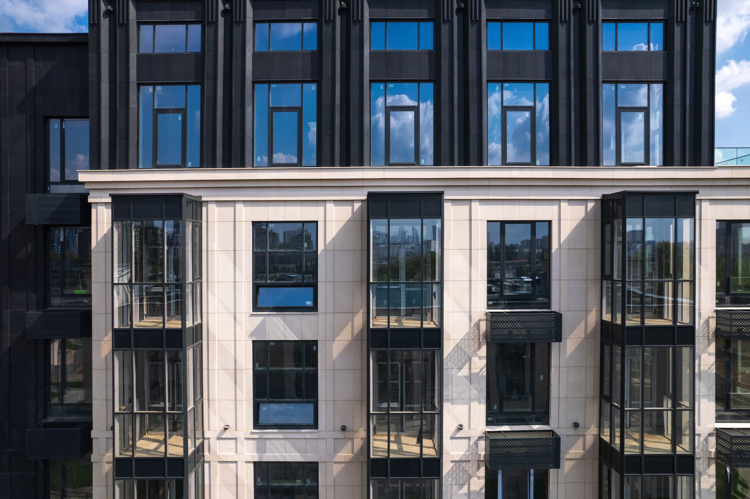 Архитектура и недвижимость. Ход строительства. Съемка с дрона. Профессиональное решение для частных лиц и бизнеса