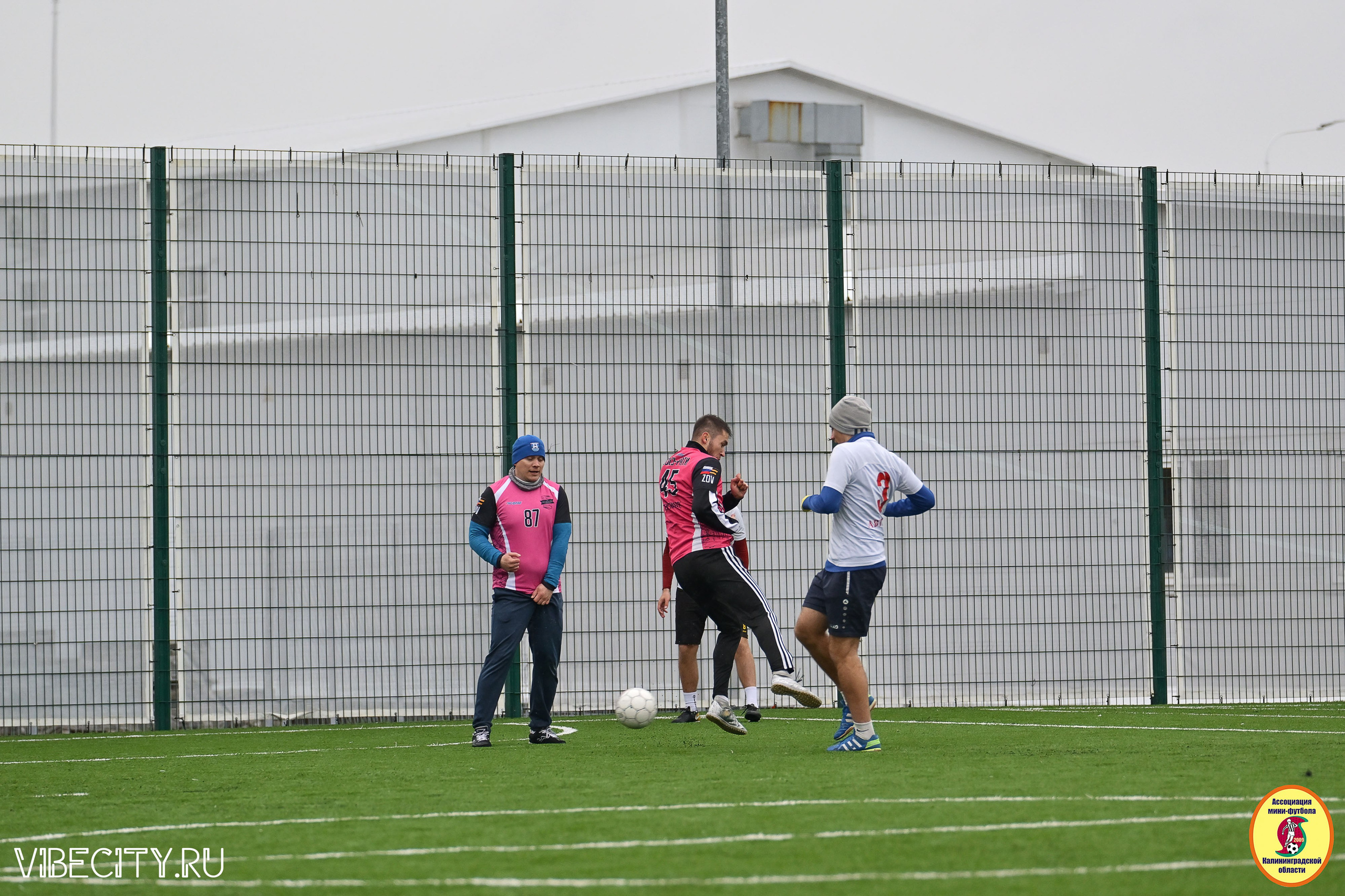 ИГРЫ МИНИ-ФУТБОЛЬНОЙ ЛИГИ. VIBECITY.RU Вайб Сити Ру Фоторепортажи Фотоотчеты Калининград