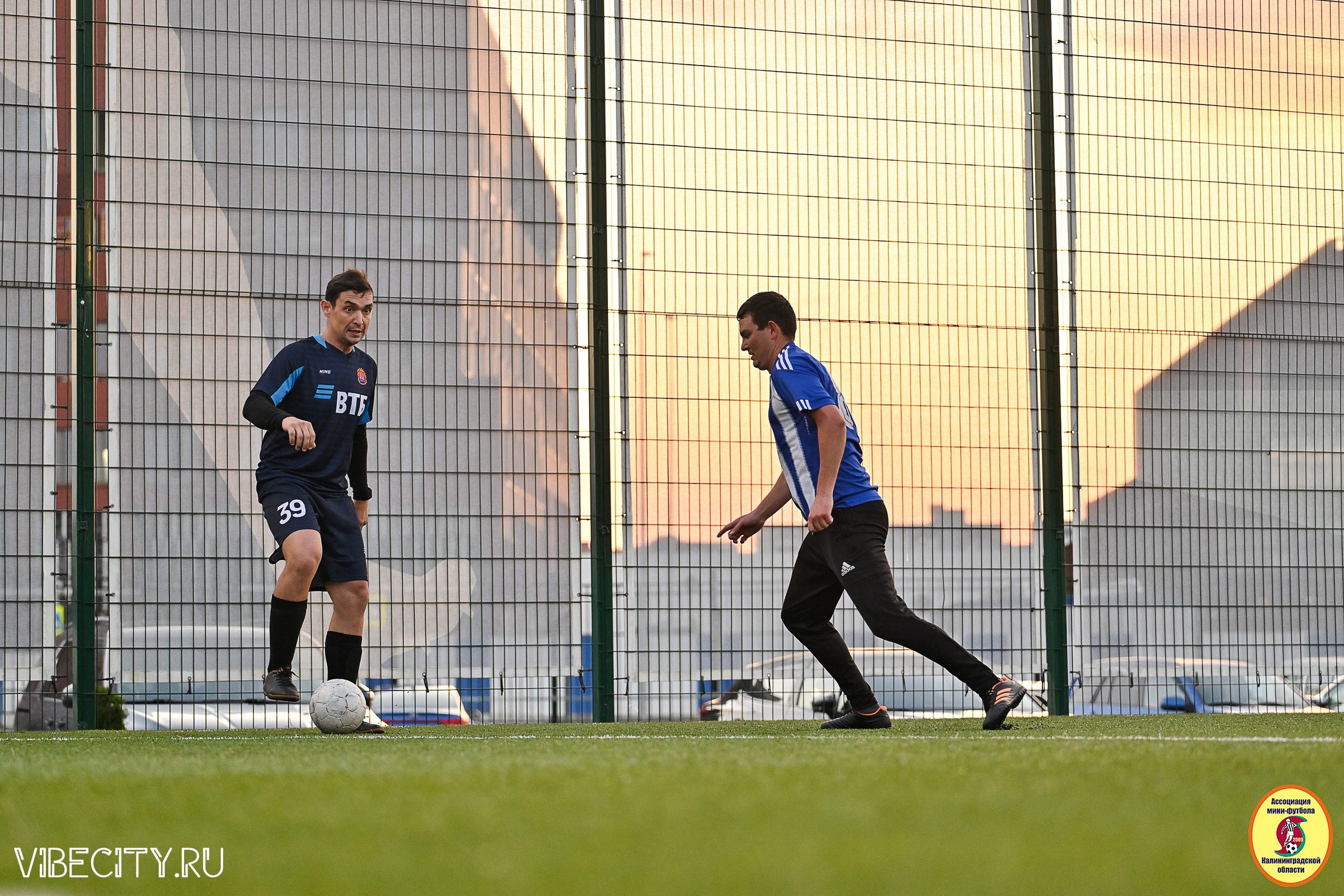 ИГРЫ МИНИ-ФУТБОЛЬНОЙ И КОРПОРАТИВНОЙ ЛИГИ. VIBECITY.RU Вайб Сити Ру Фоторепортажи Фотоотчеты Калининград