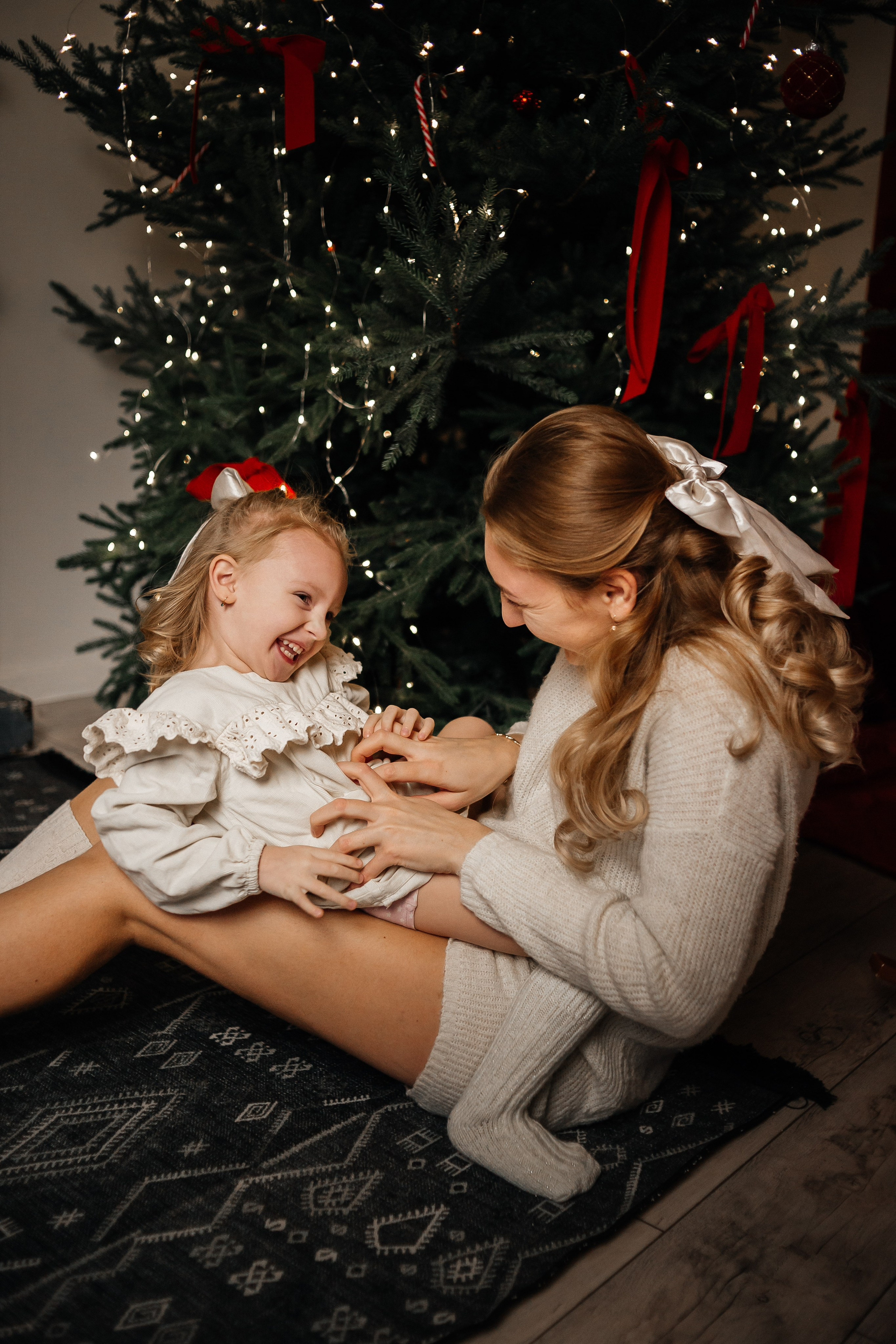 Новогодняя фотосессия для Аллы и Евы, студия «Молоко», Минск. Фотограф в Минске Екатерина Тузова