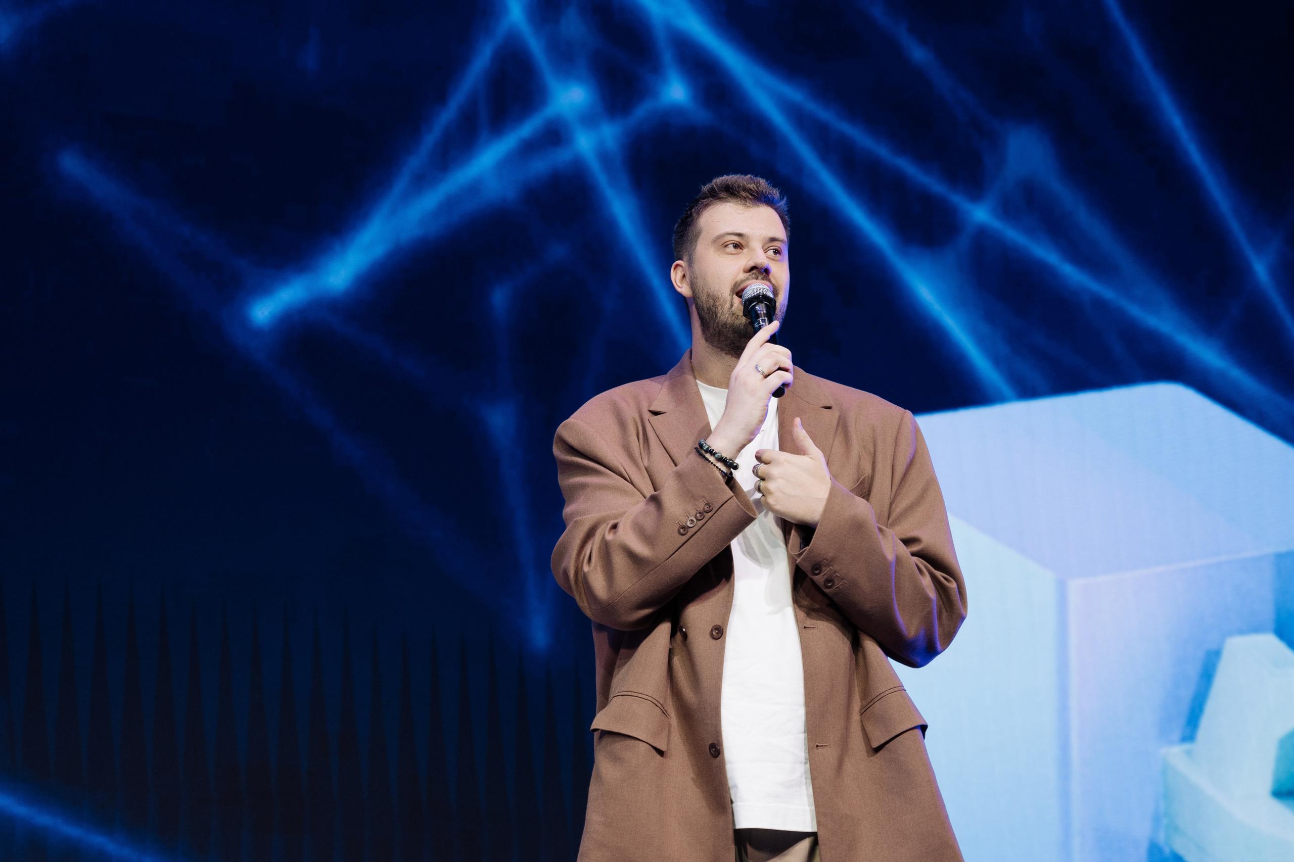 ЛЦТ ФЕСТ 2024 в арт кластере Ломоносов. Свадебные фотосессии в Москве. Фотограф Сергей Ржевский