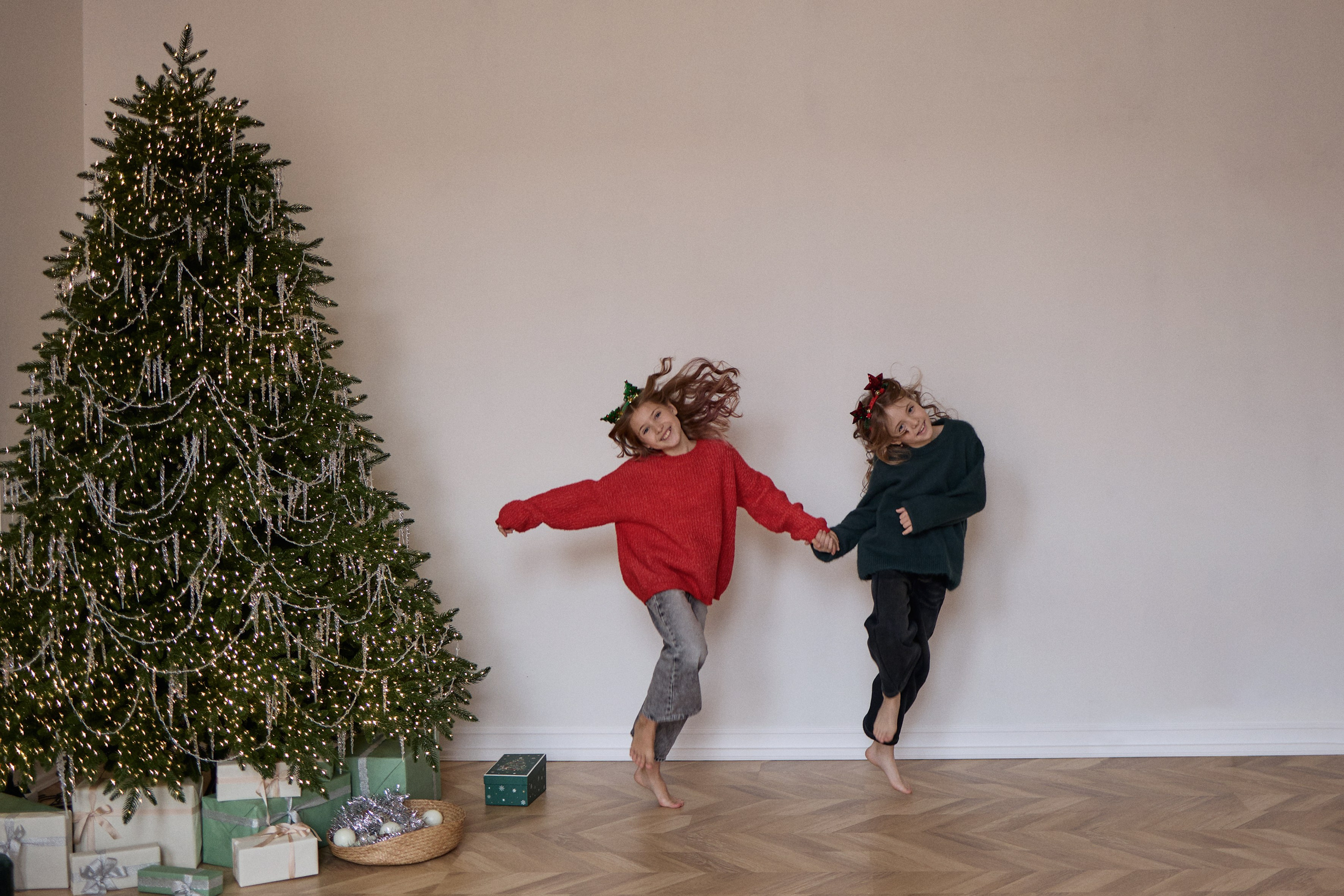 Новогодние съемки. Фотостудия Roomy в Краснодаре | Семейные и детские съёмки дней рождения от 1 до 5 лет, аренда зала фотостудии