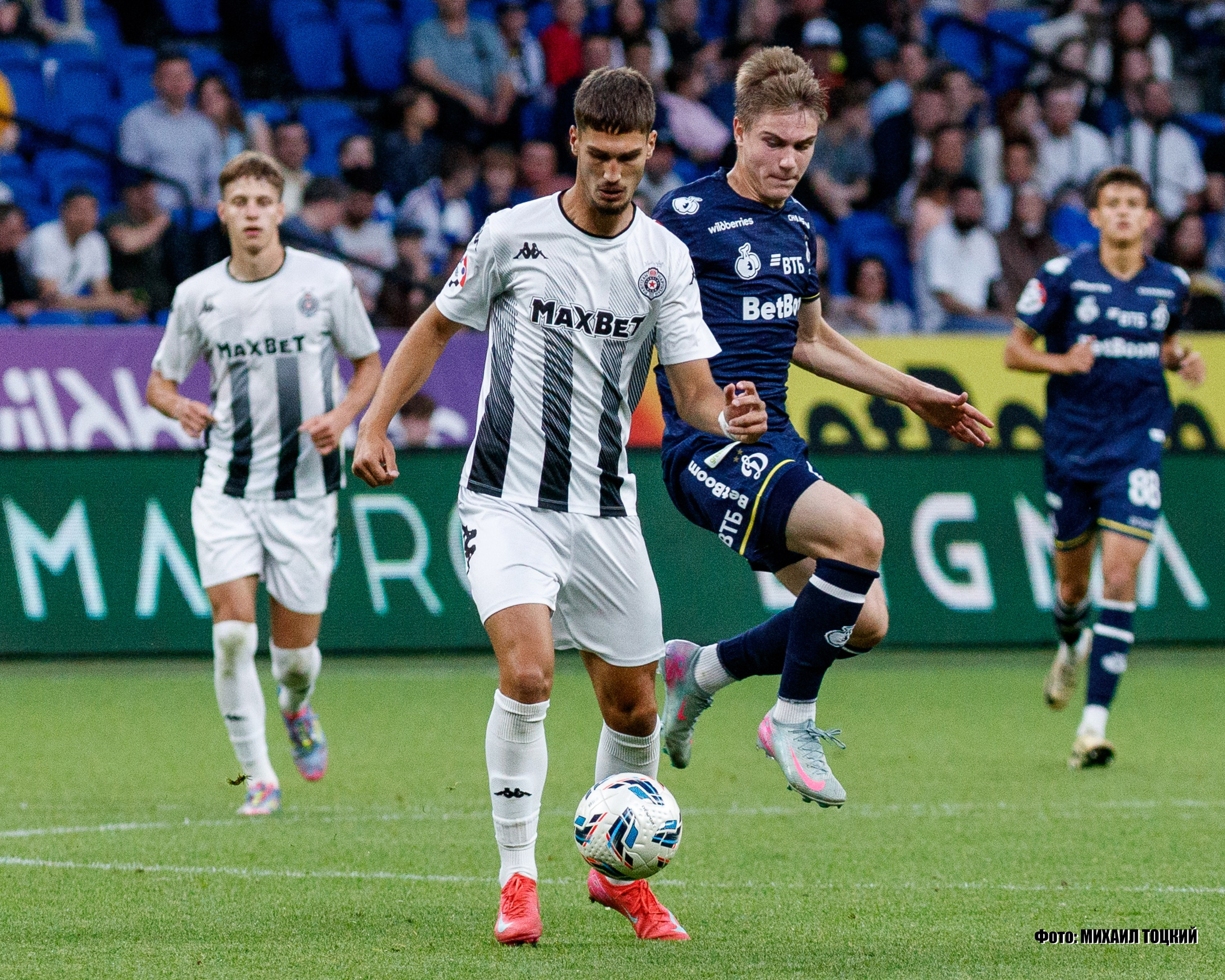 Фоторепортаж. ФК Динамо — ФК Партизан. Михаил Тоцкий портретный и репортажный фотограф в Москве