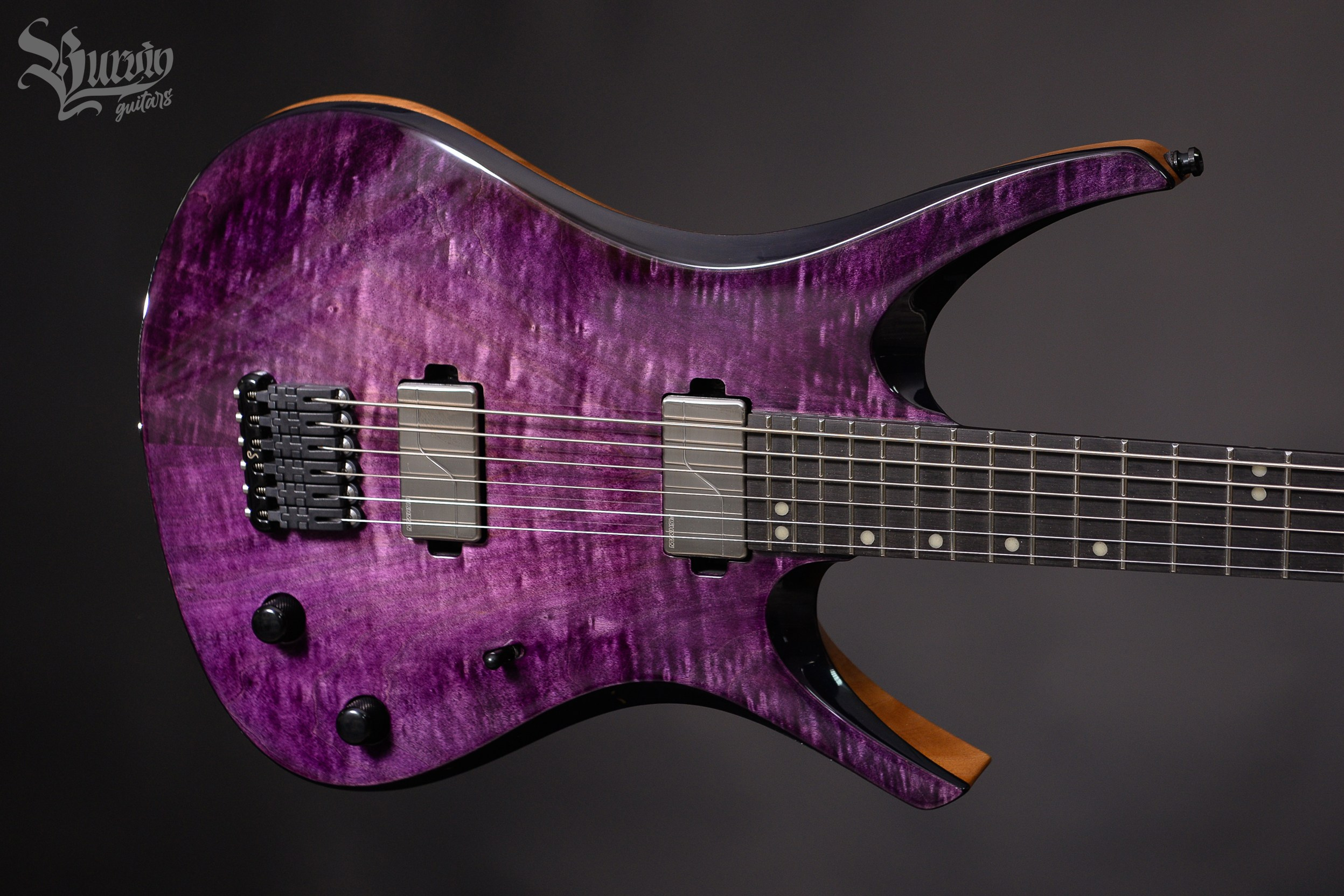 025 THREE AXES. Master of making guitars and basses to order