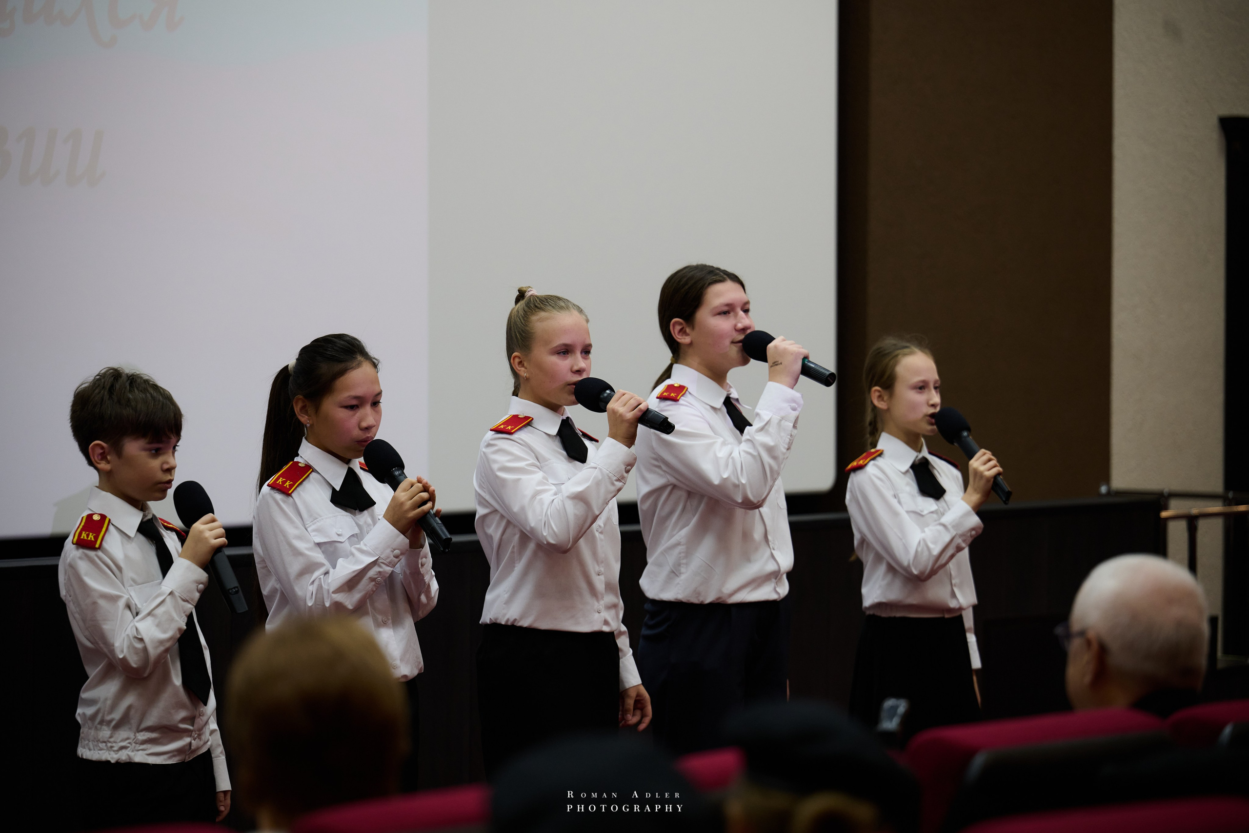 ДК «Победа» выставка фотопроекта «Территории». Фотограф Роман Адлер