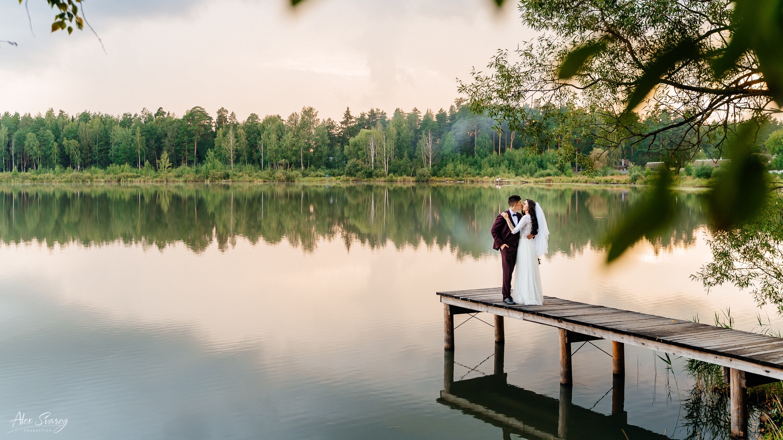 Свадебный фотограф Алексей Сварог/Профессиональная съемка вашего праздника. Свадебный и репортажный фотограф-видеограф Москва и Московская область
